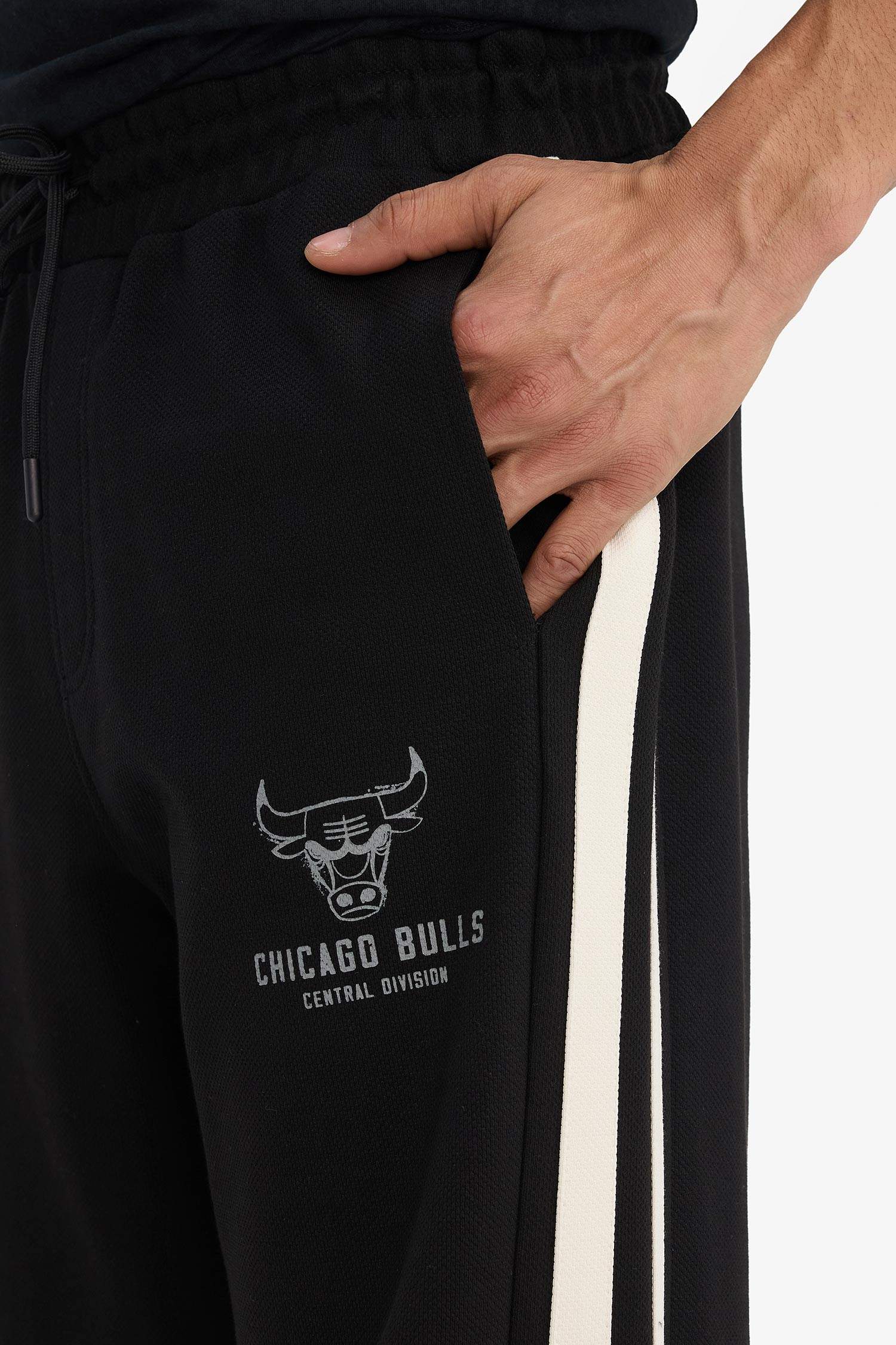 NBA Chicago Bulls Relax Fit Jakarlı Jogger