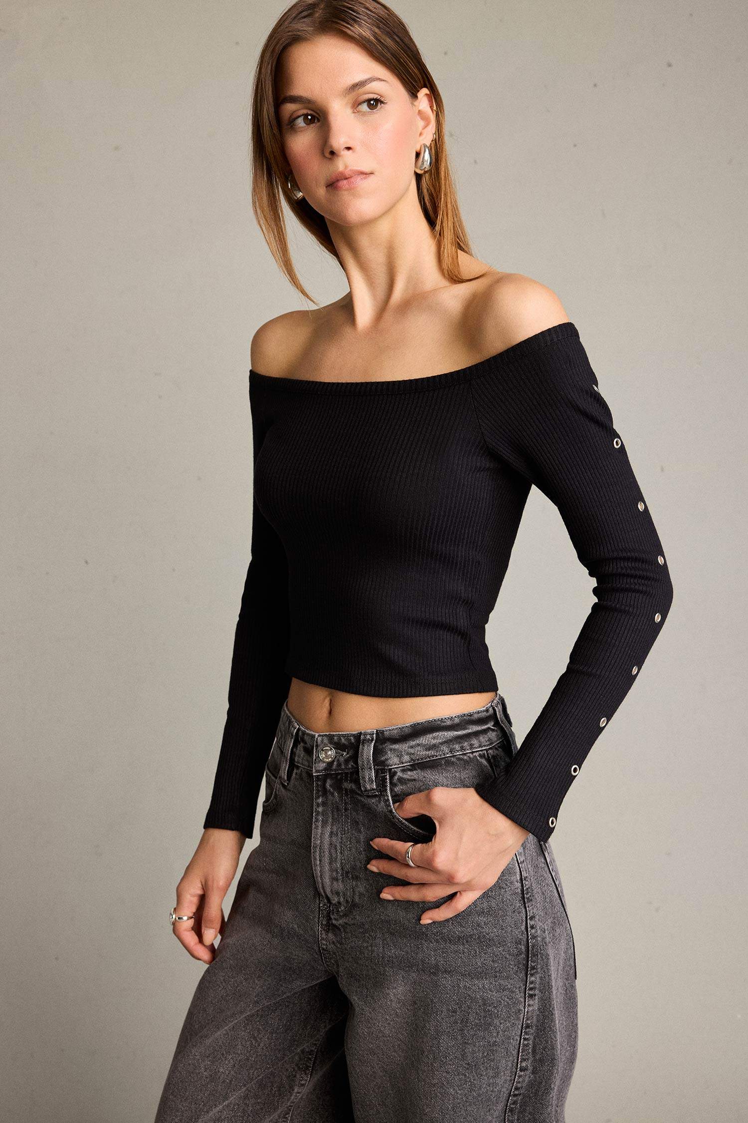 Omzu Açık Uzun Kollu Bluz