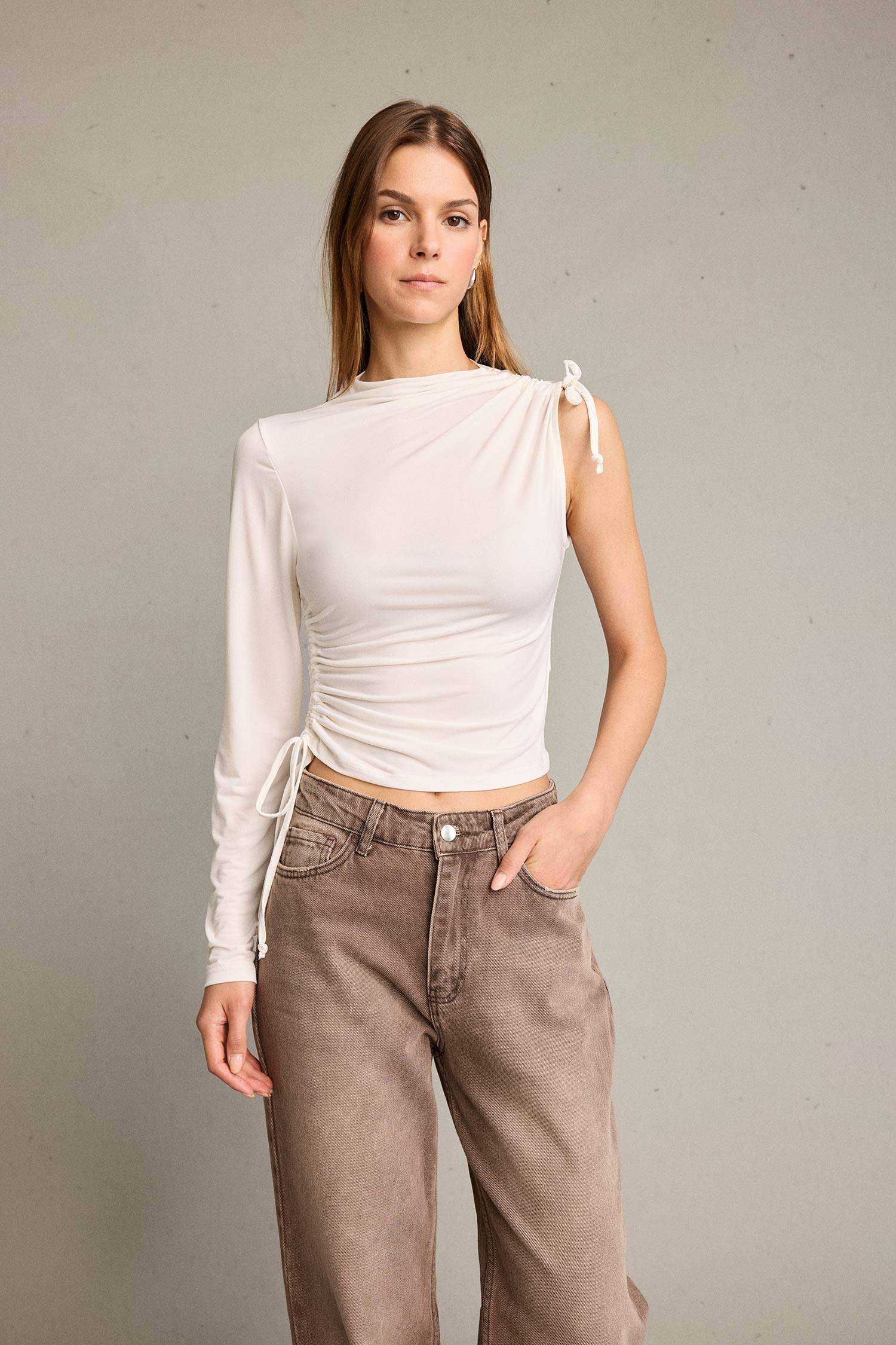 Tek Omuzlu Büzgülü Bluz