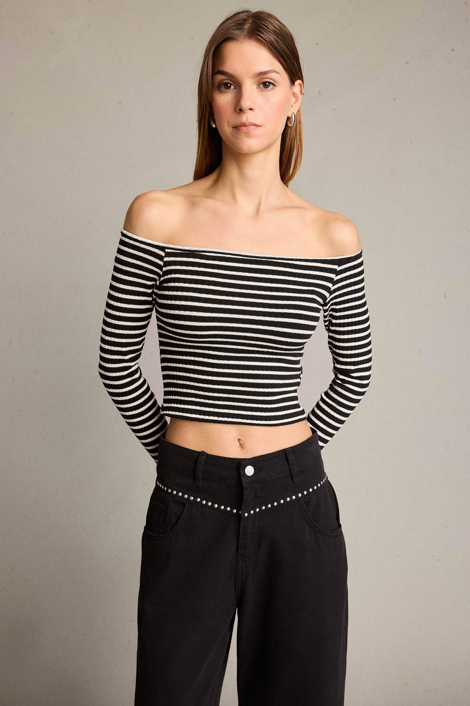 Omzu Açık Çizgili Uzun Kollu Bluz