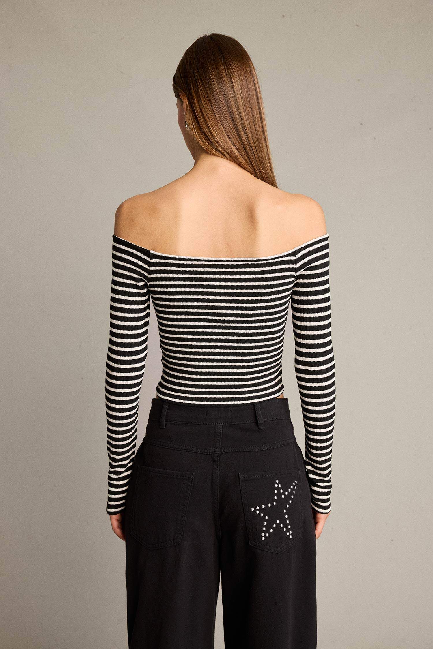 Omzu Açık Çizgili Uzun Kollu Bluz