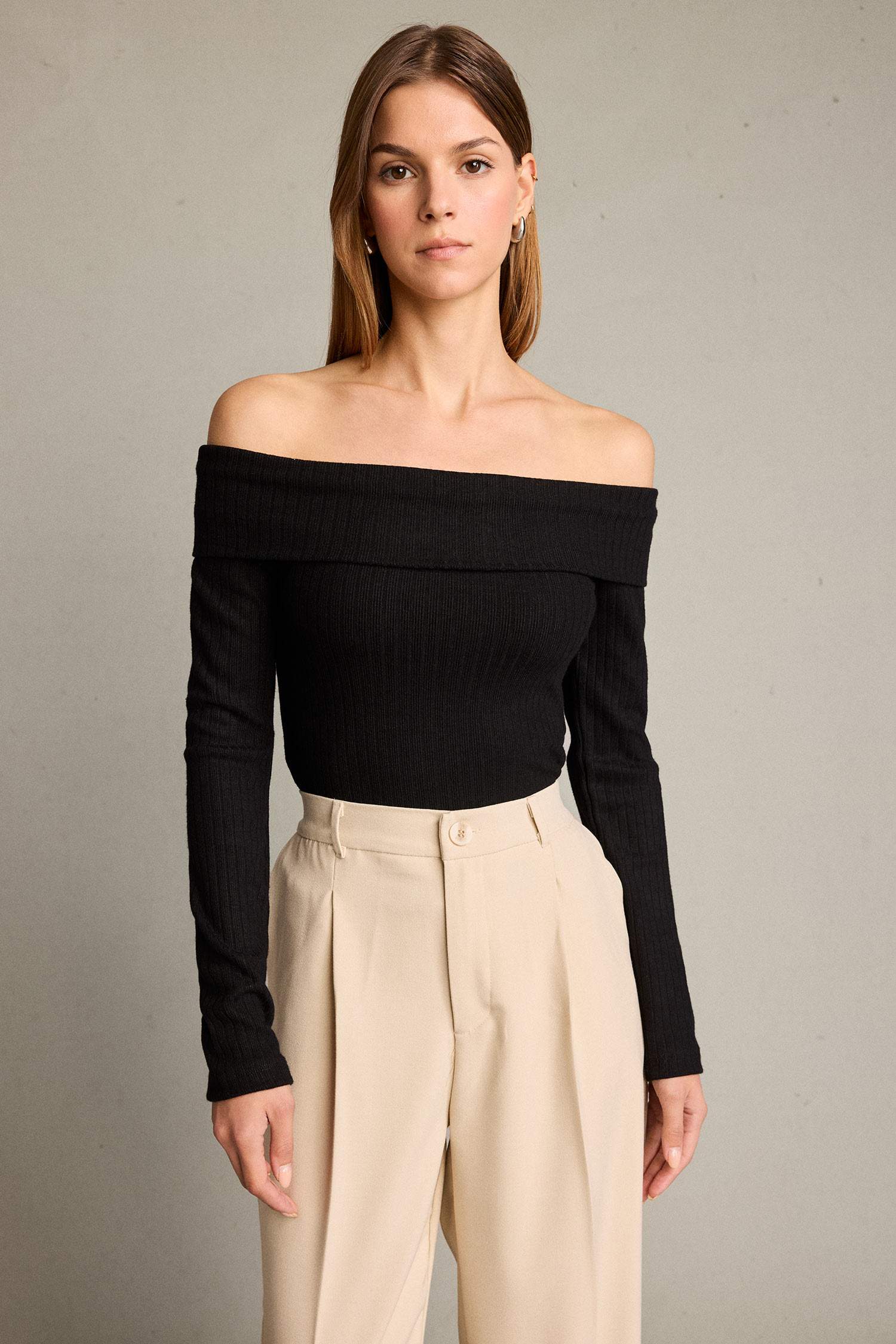 Kayık Yaka Uzun Kollu Tişört