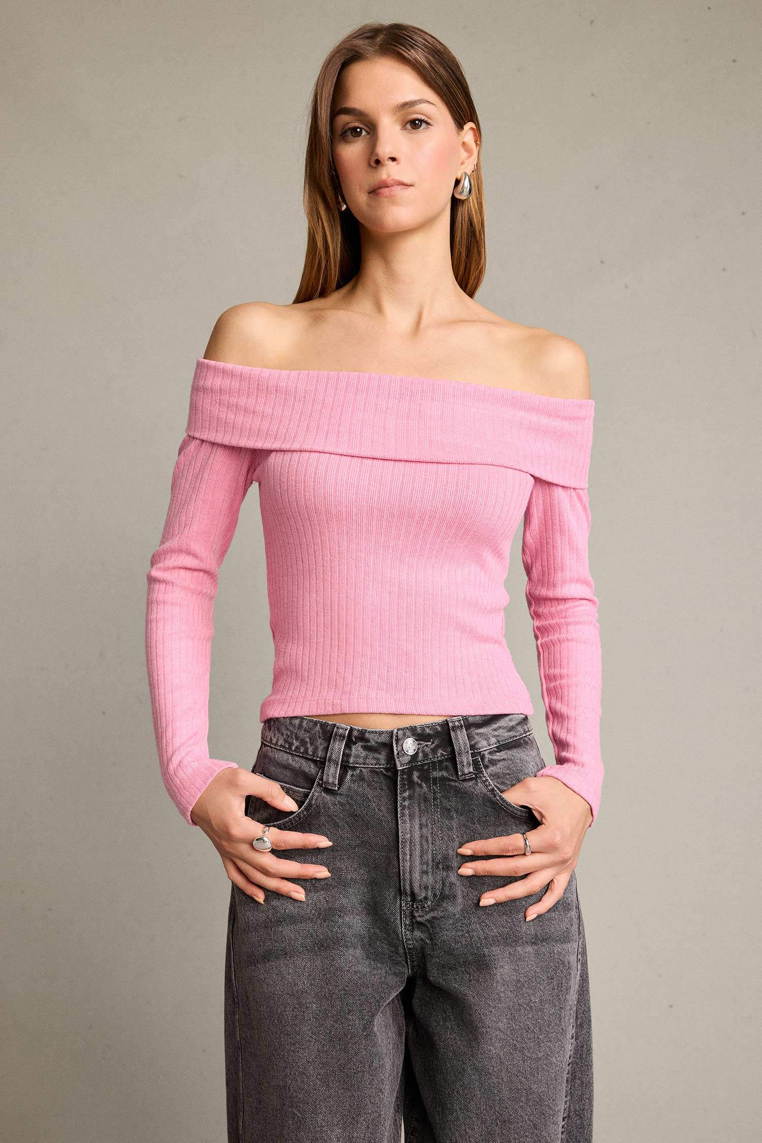 Kayık Yaka Uzun Kollu Tişört