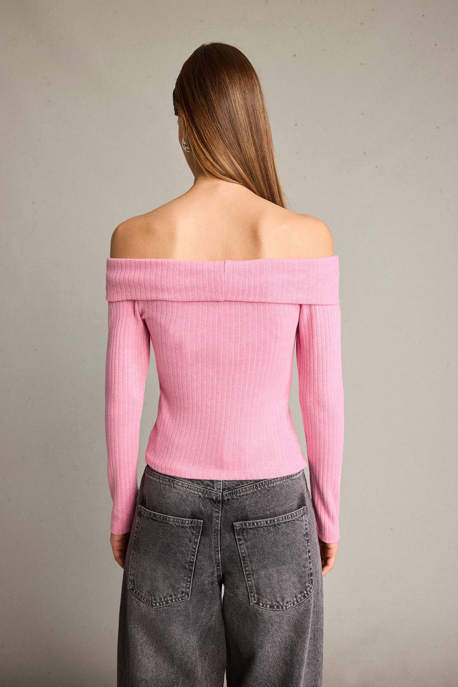 Kayık Yaka Uzun Kollu Tişört