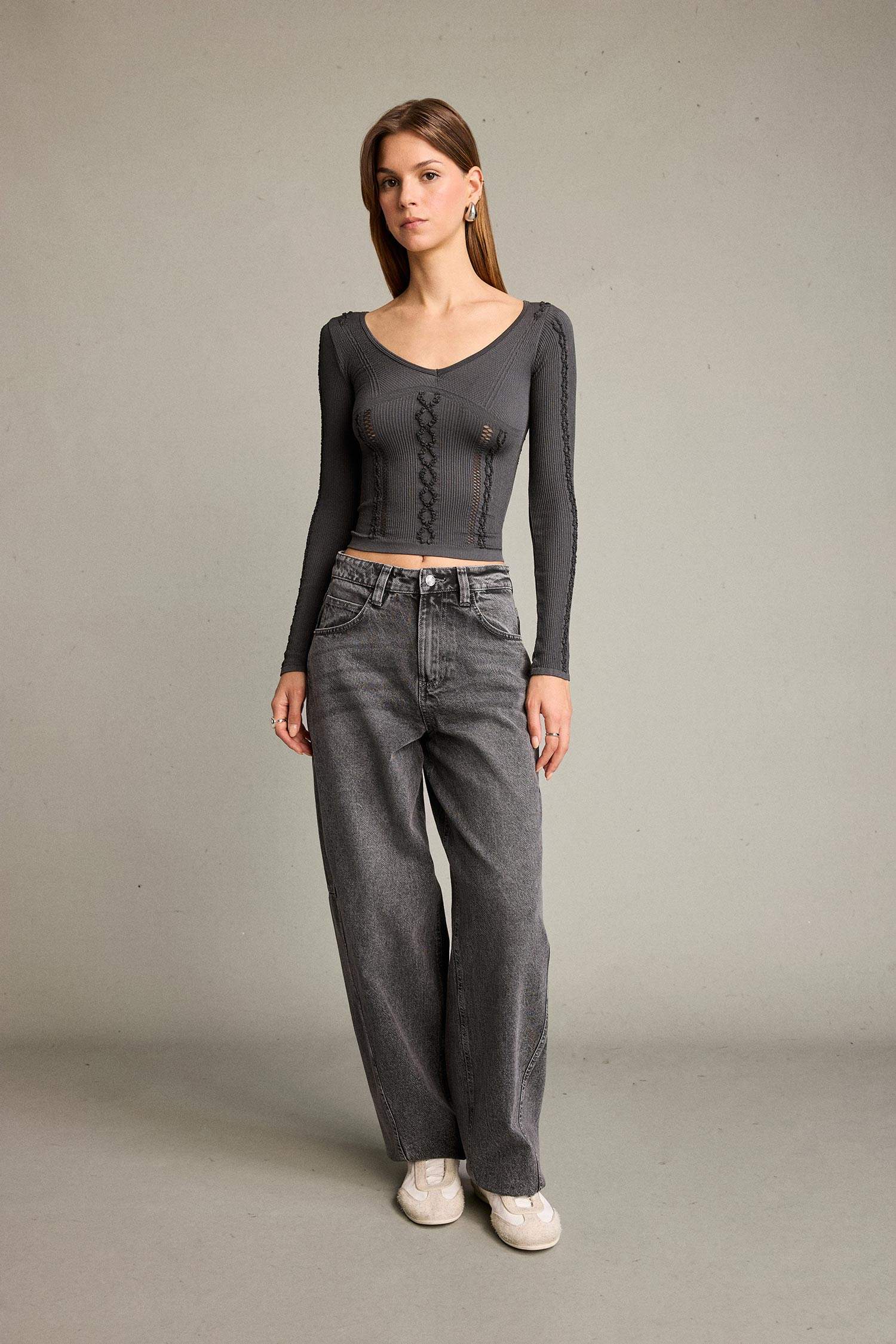 Fitted V Yaka Uzun Kollu Tişört