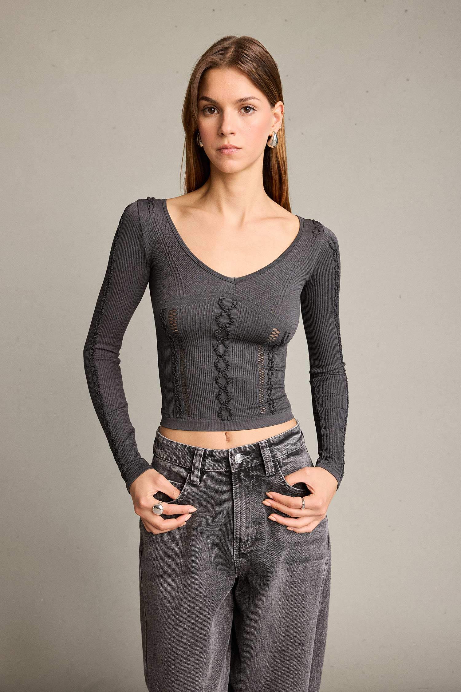 Fitted V Yaka Uzun Kollu Tişört