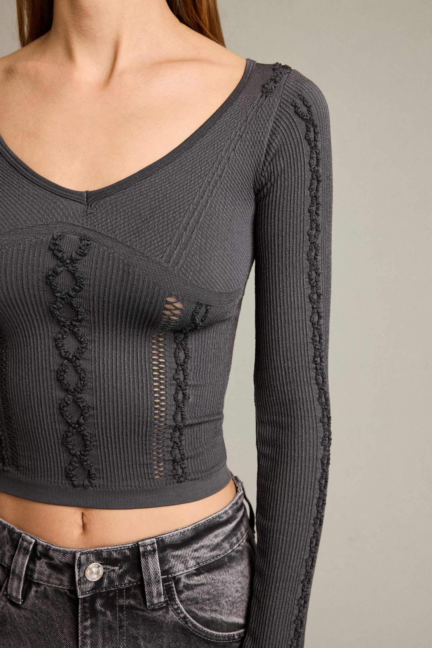 Fitted V Yaka Uzun Kollu Tişört