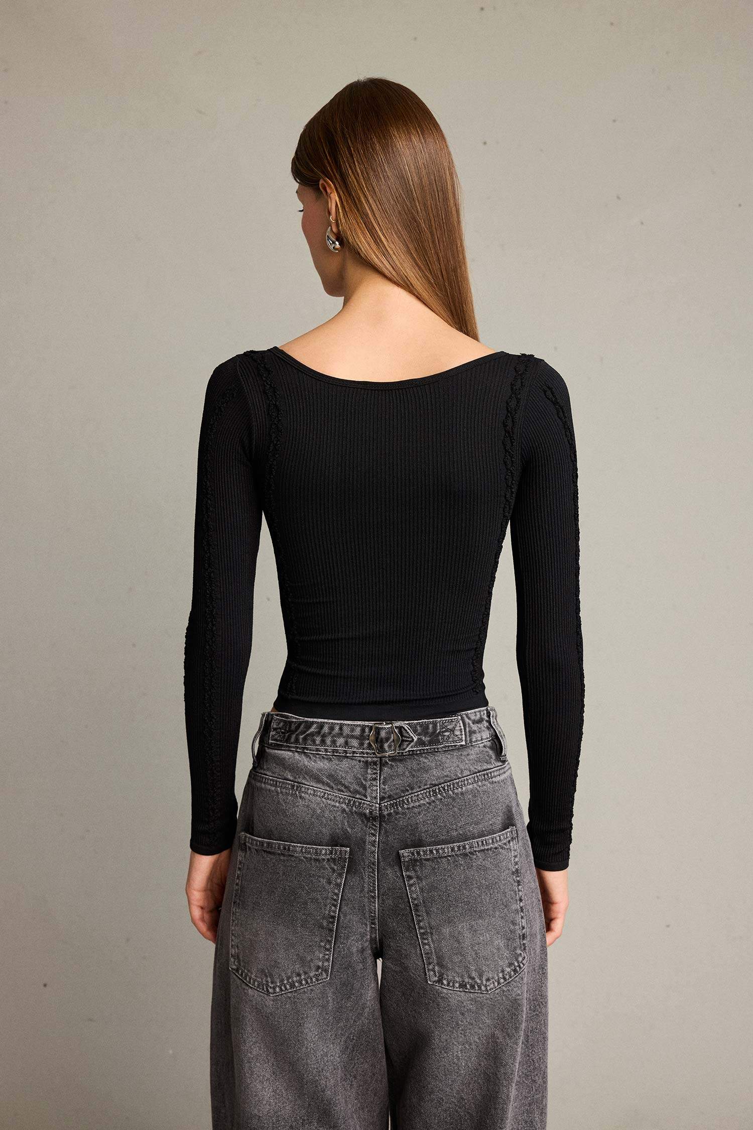 Fitted V Yaka Uzun Kollu Tişört