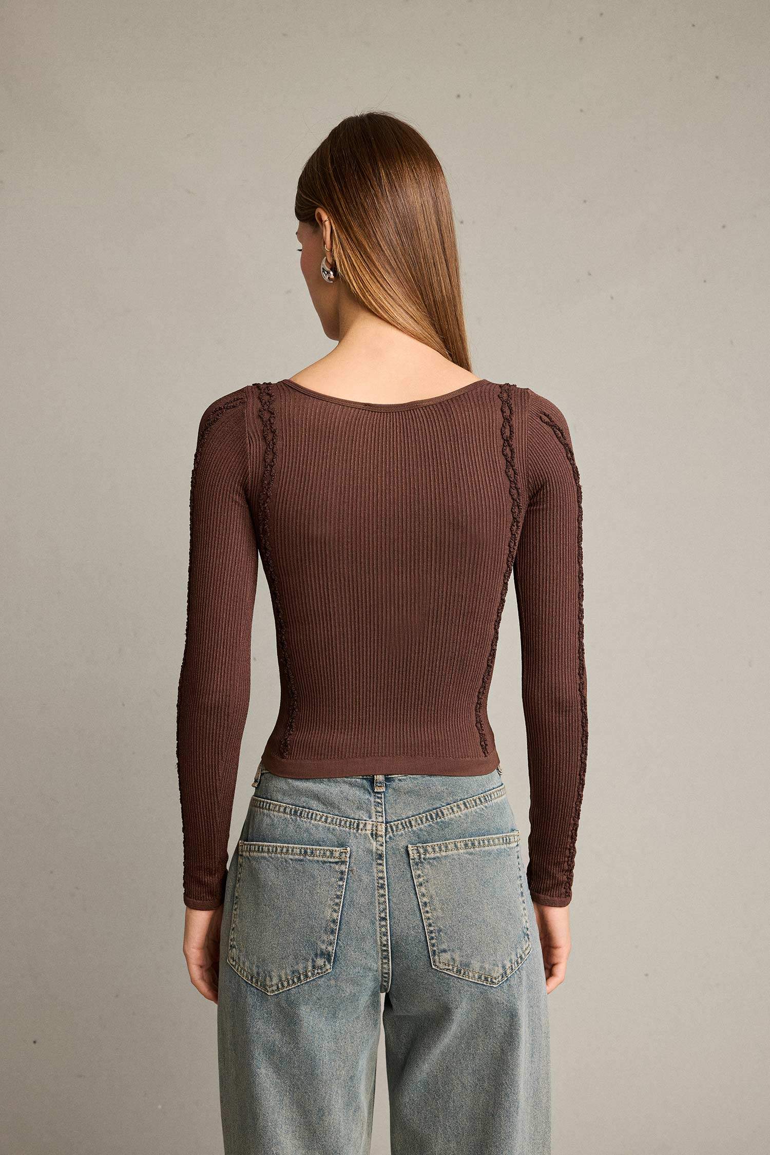 Fitted V Yaka Uzun Kollu Tişört