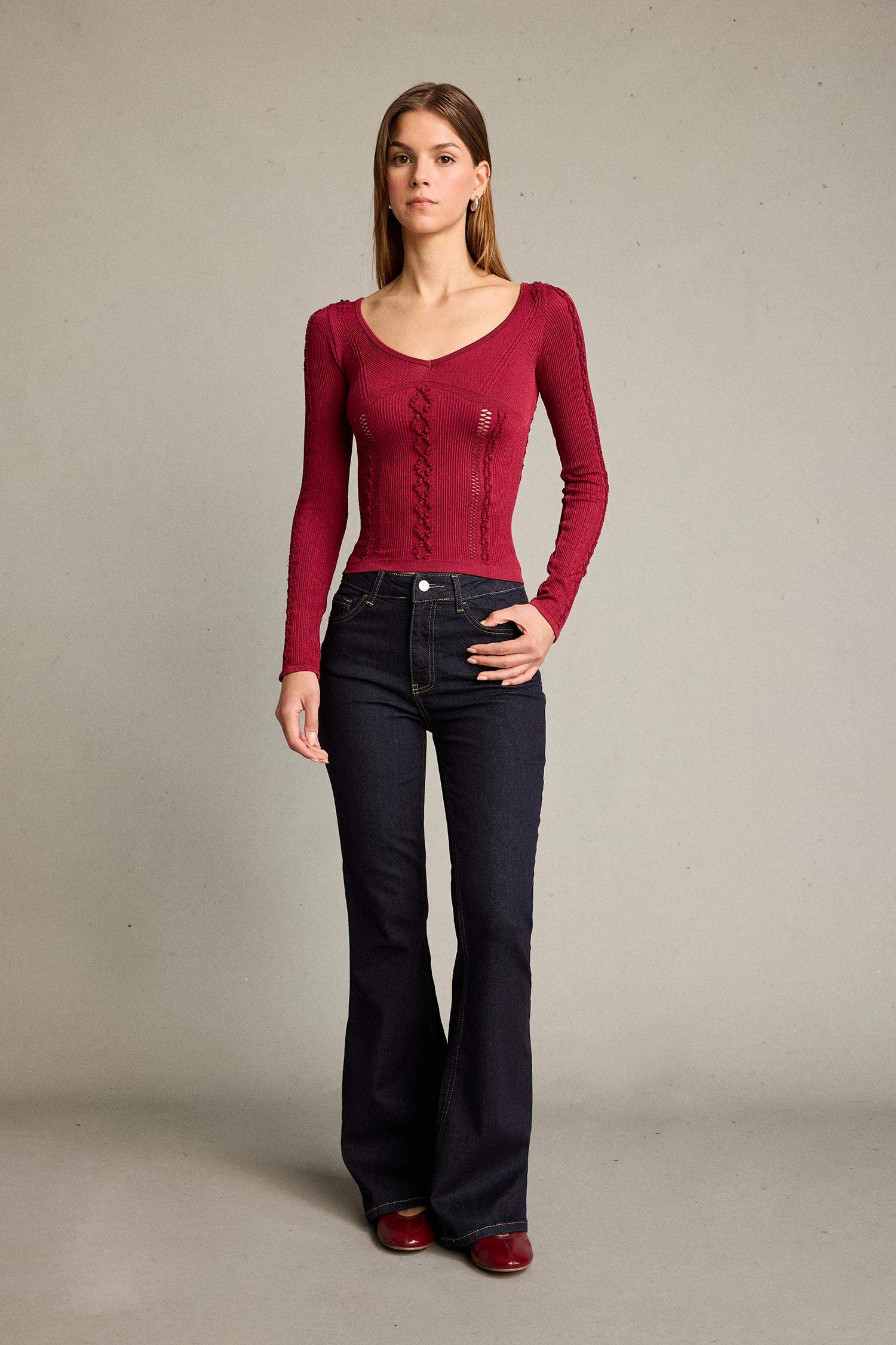 تيشيرت ردن طويل مخصر بياخة V