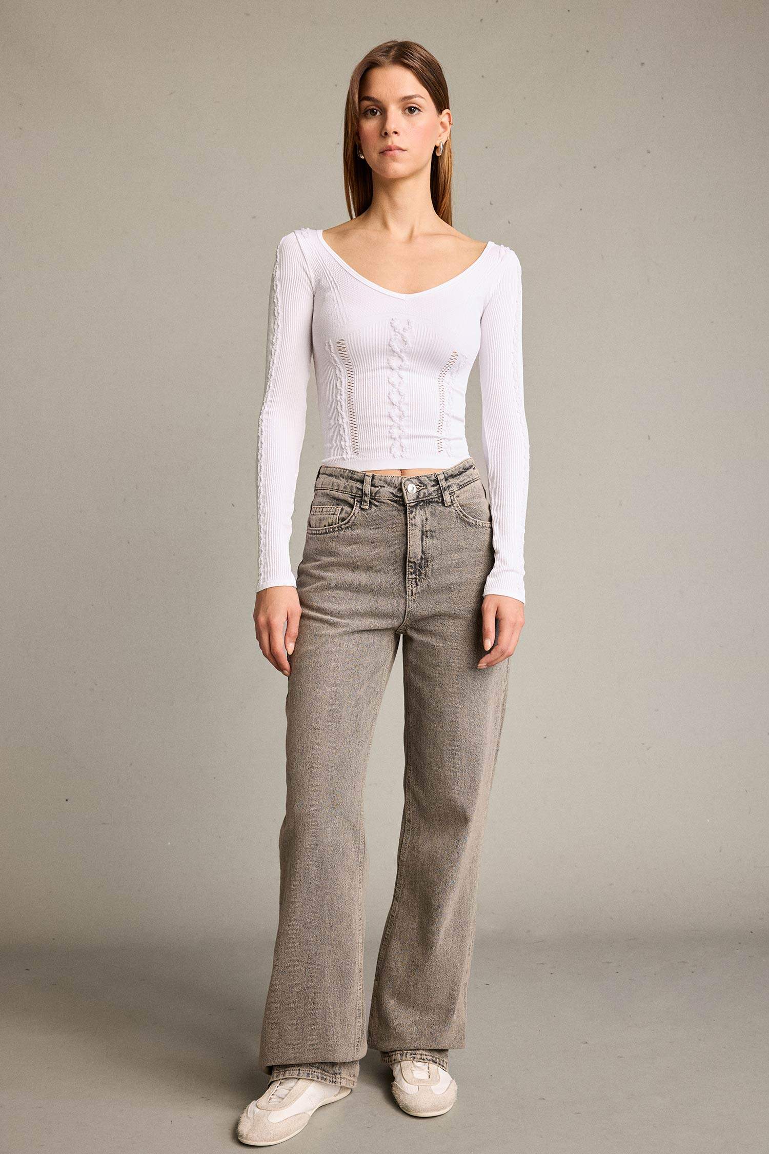 Fitted V Yaka Uzun Kollu Tişört