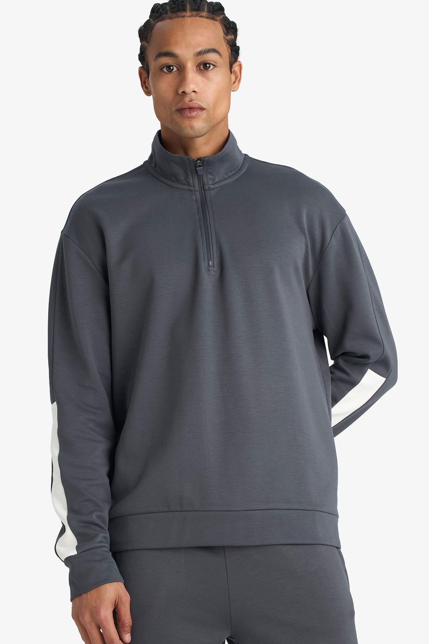 Standart Fit Dik Yaka Yarım Fermuarlı Modal Sweatshirt