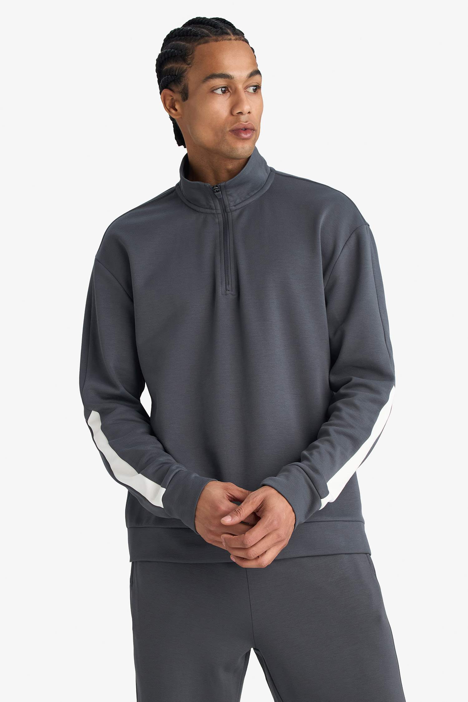 Standart Fit Dik Yaka Yarım Fermuarlı Modal Sweatshirt