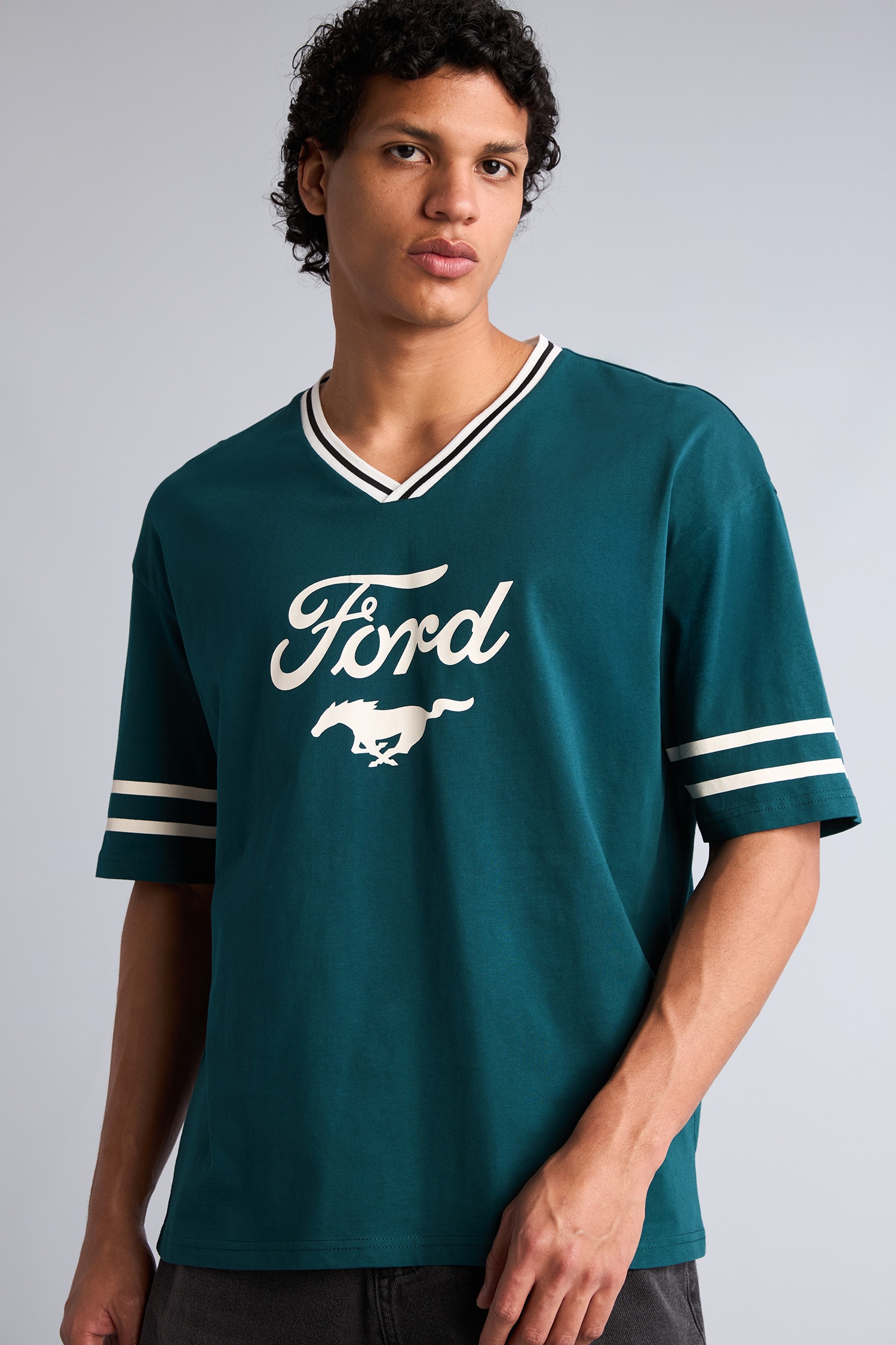DeFacto %100 Pamuk Ford Motor Company Loose Fıt Bisiklet Yaka Baskılı Kısa Kollu Tişört görsel 4
