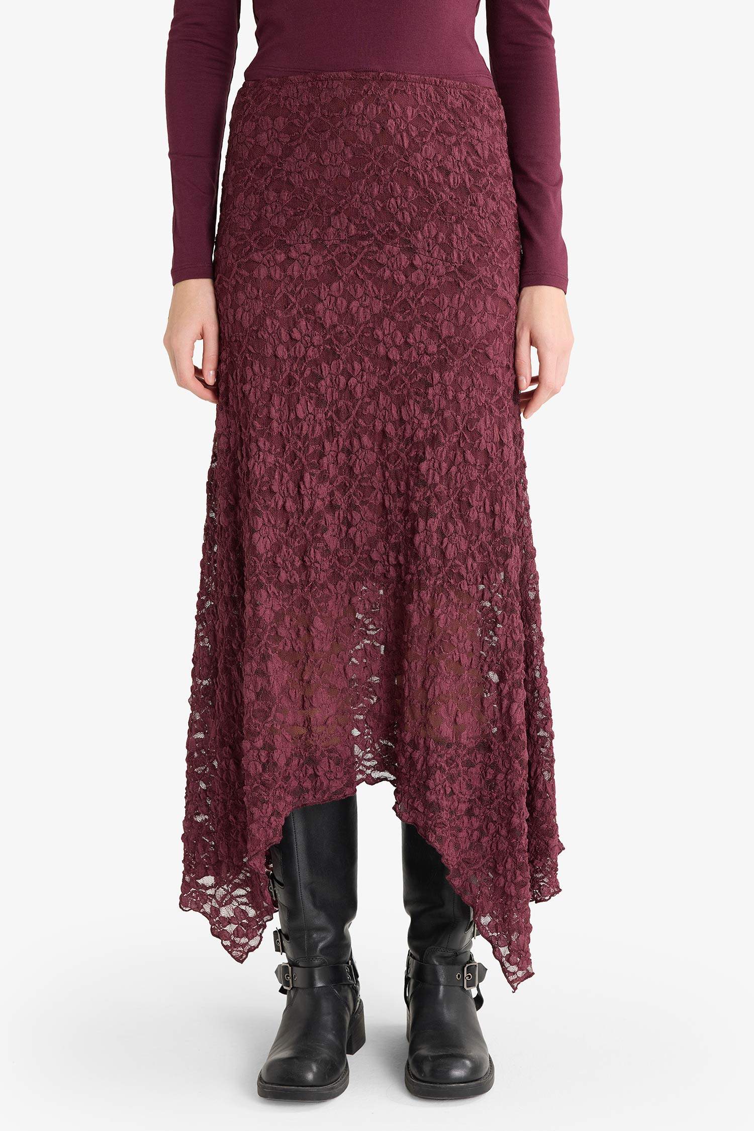 تنورة ميدي بخصر عادي وقصة A