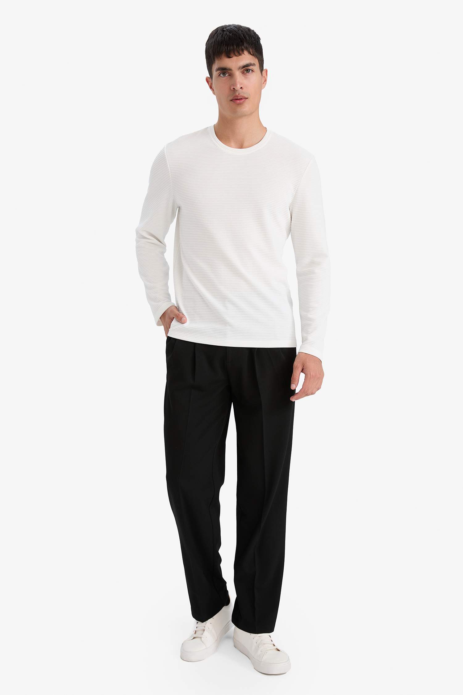 بنطلون برجل عادية وجيب