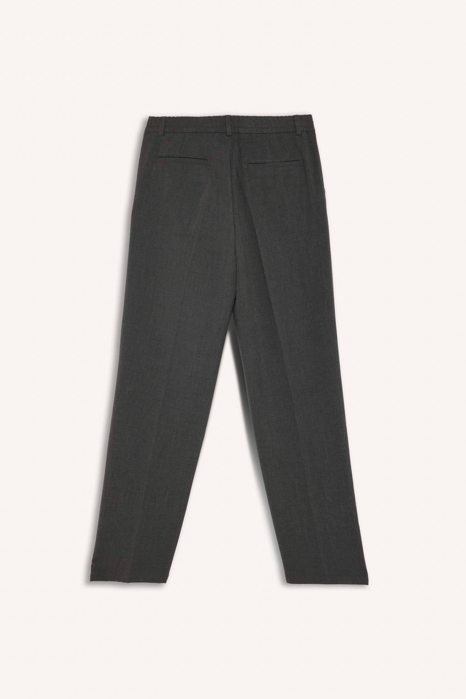 بنطلون برجل عادية وجيب