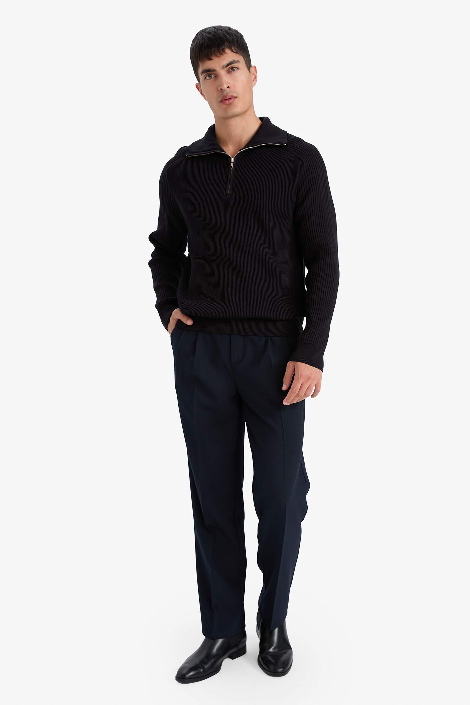 Düz Paça Cepli Pantolon