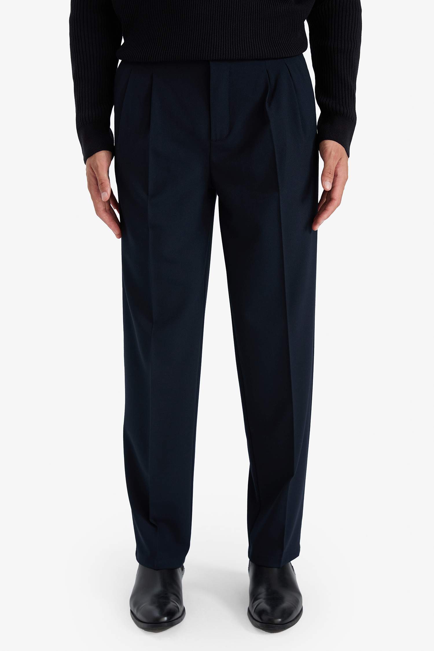 Düz Paça Cepli Pantolon