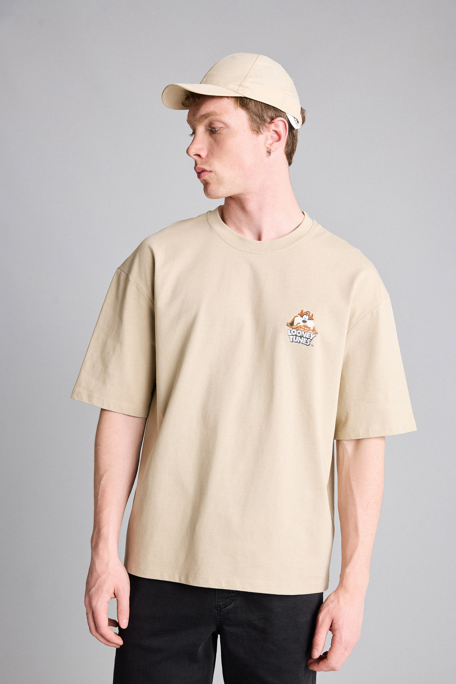 DeFacto %100 Pamuk Looney Tunes Boxy Fit Kısa kollu Baskılı Tişört görsel 4