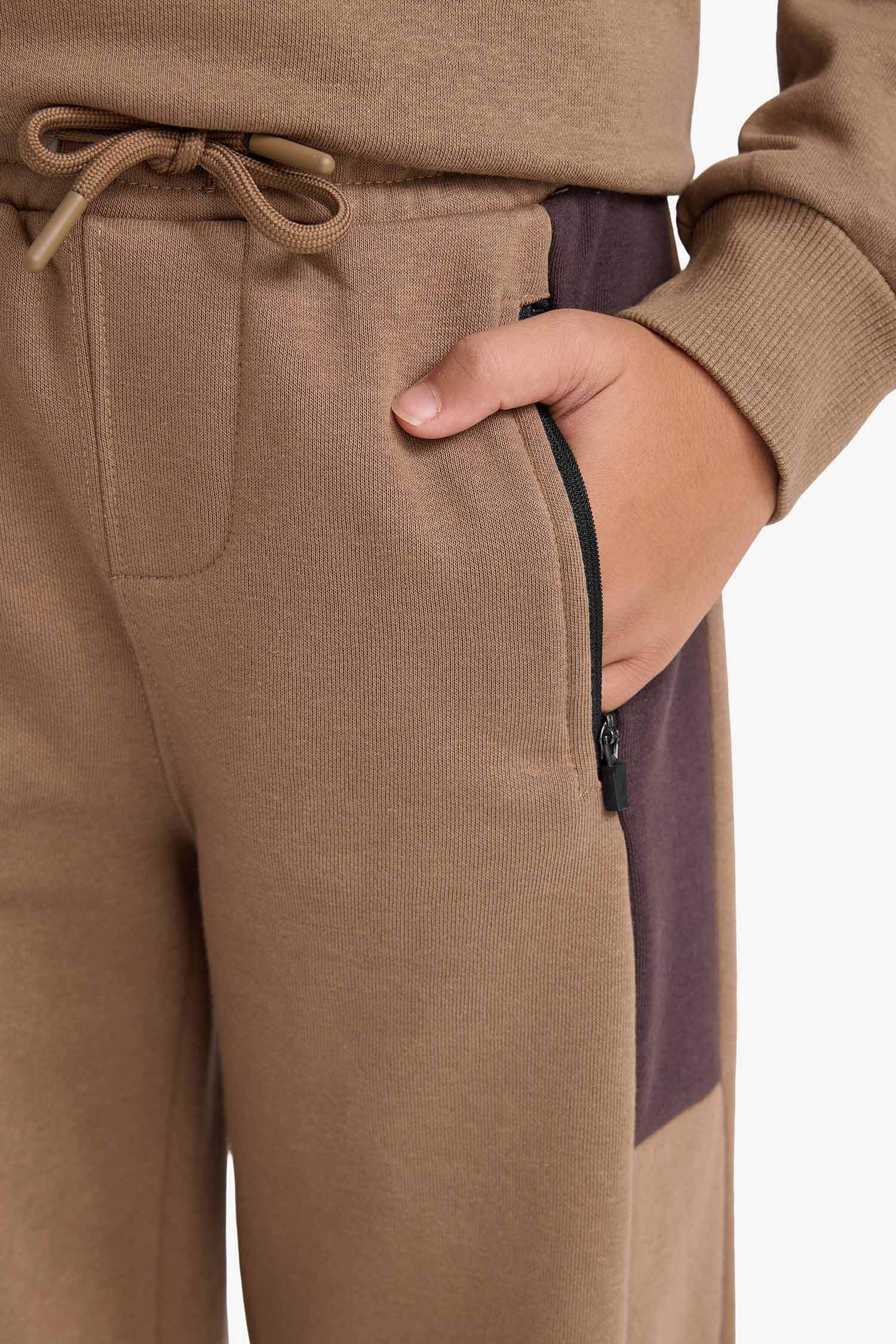 بنطرون بجامة رياضي ولادي كارجو فيت