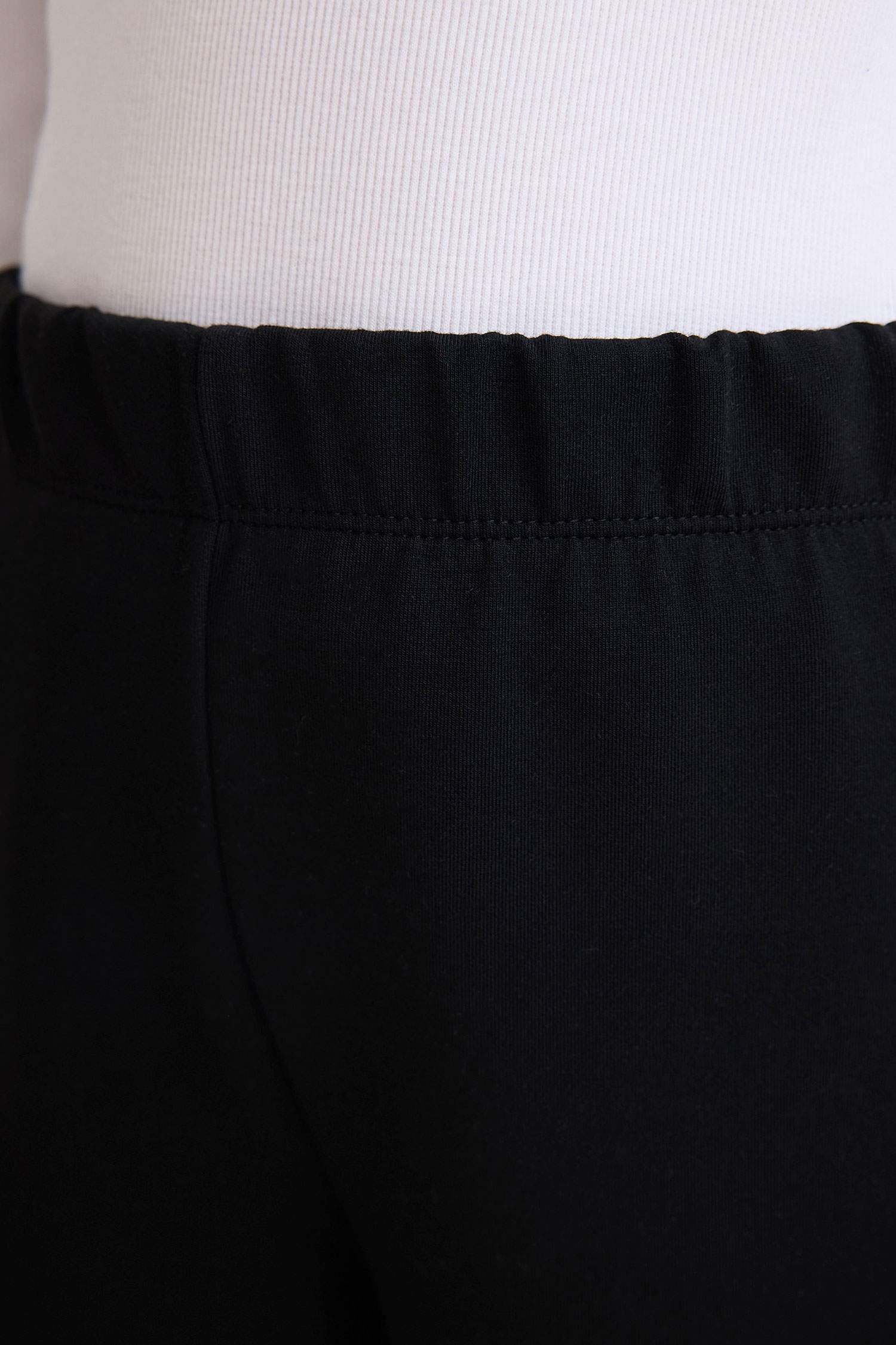 بنطرون بناتي سليم فيت برجل ضيق