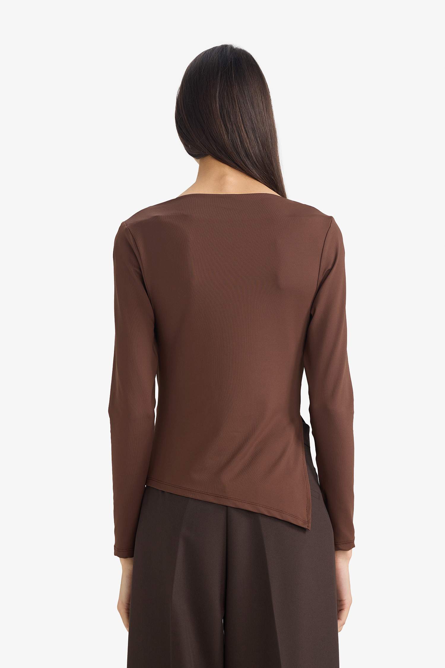 تيشيرت ردن طويل مخصر سليم فيت وياخة مستديرة