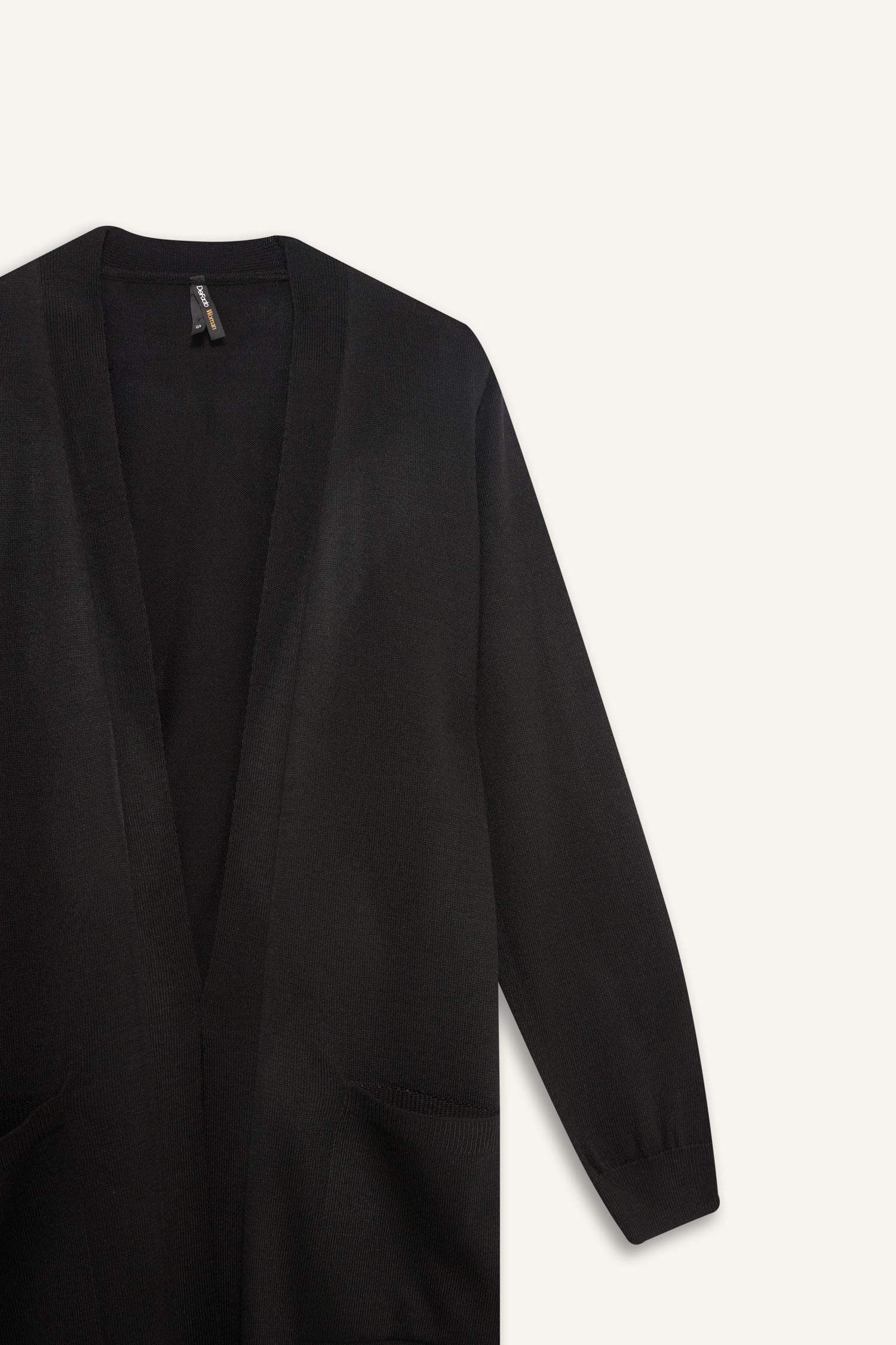 سترة قصة عادية بياقة V بجيب مزدوج