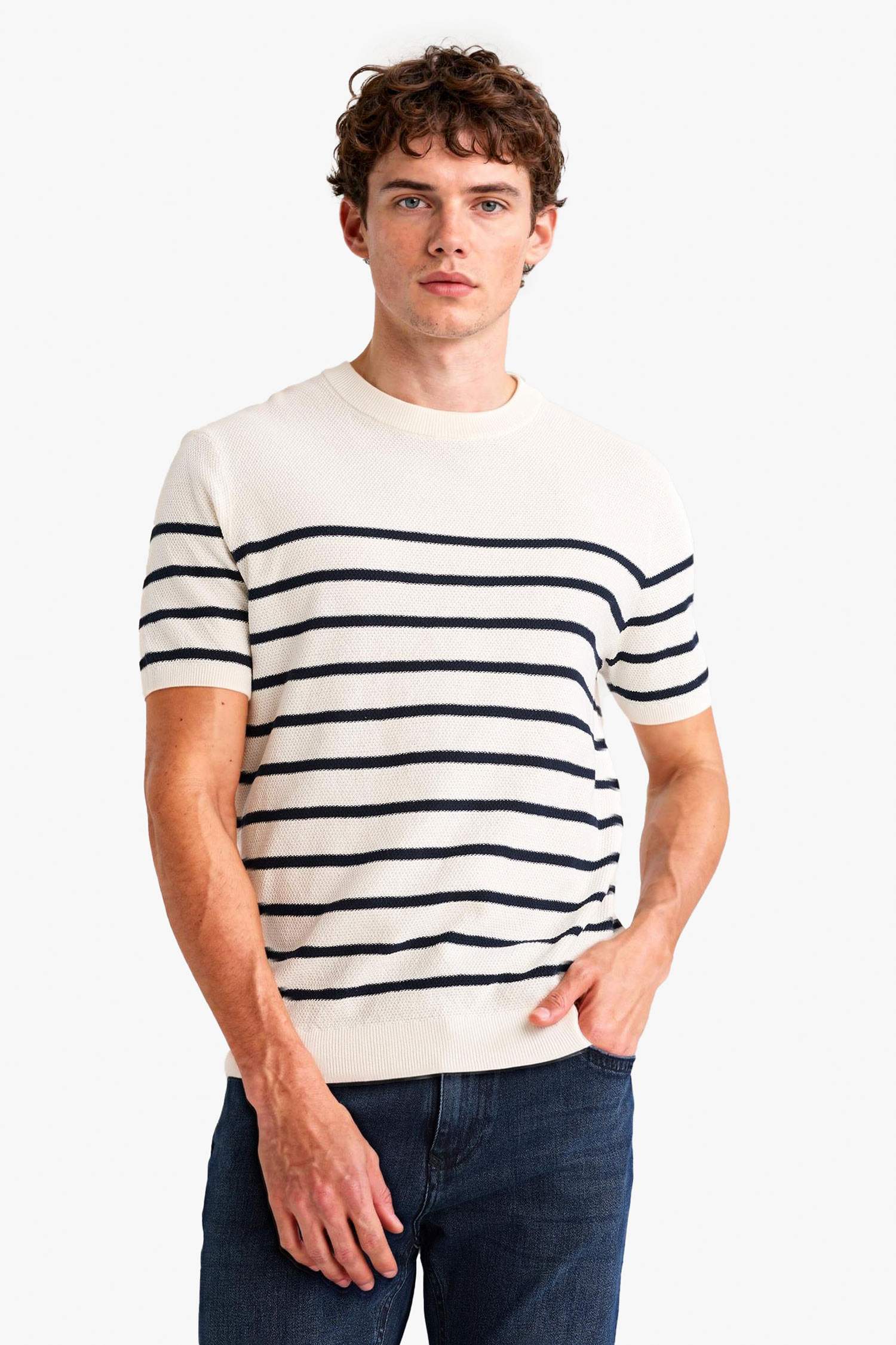 Standart Fit қысқа жеңді футболка