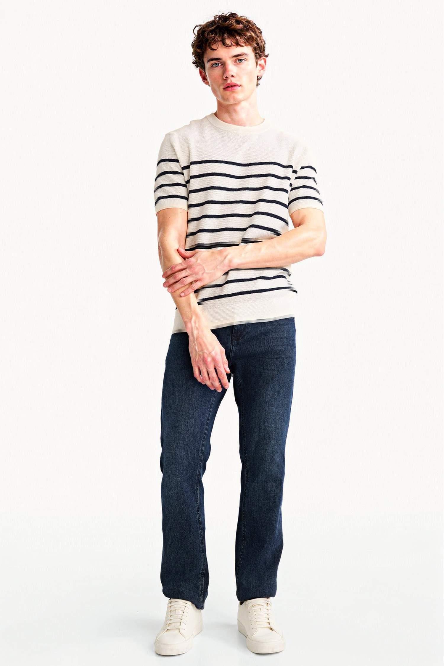 Standart Fit қысқа жеңді футболка