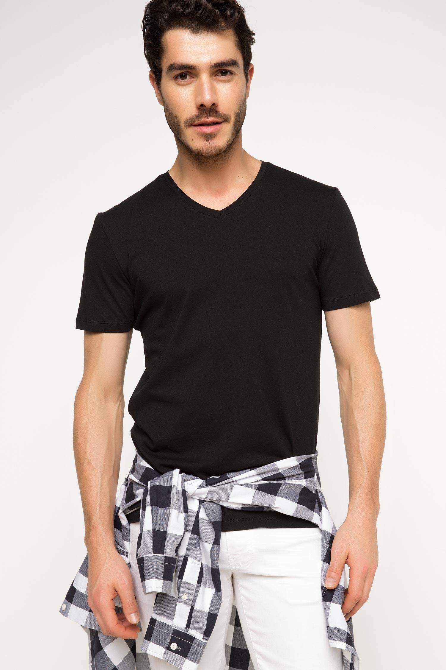 Defacto Basic V Yaka T-shirt. 1