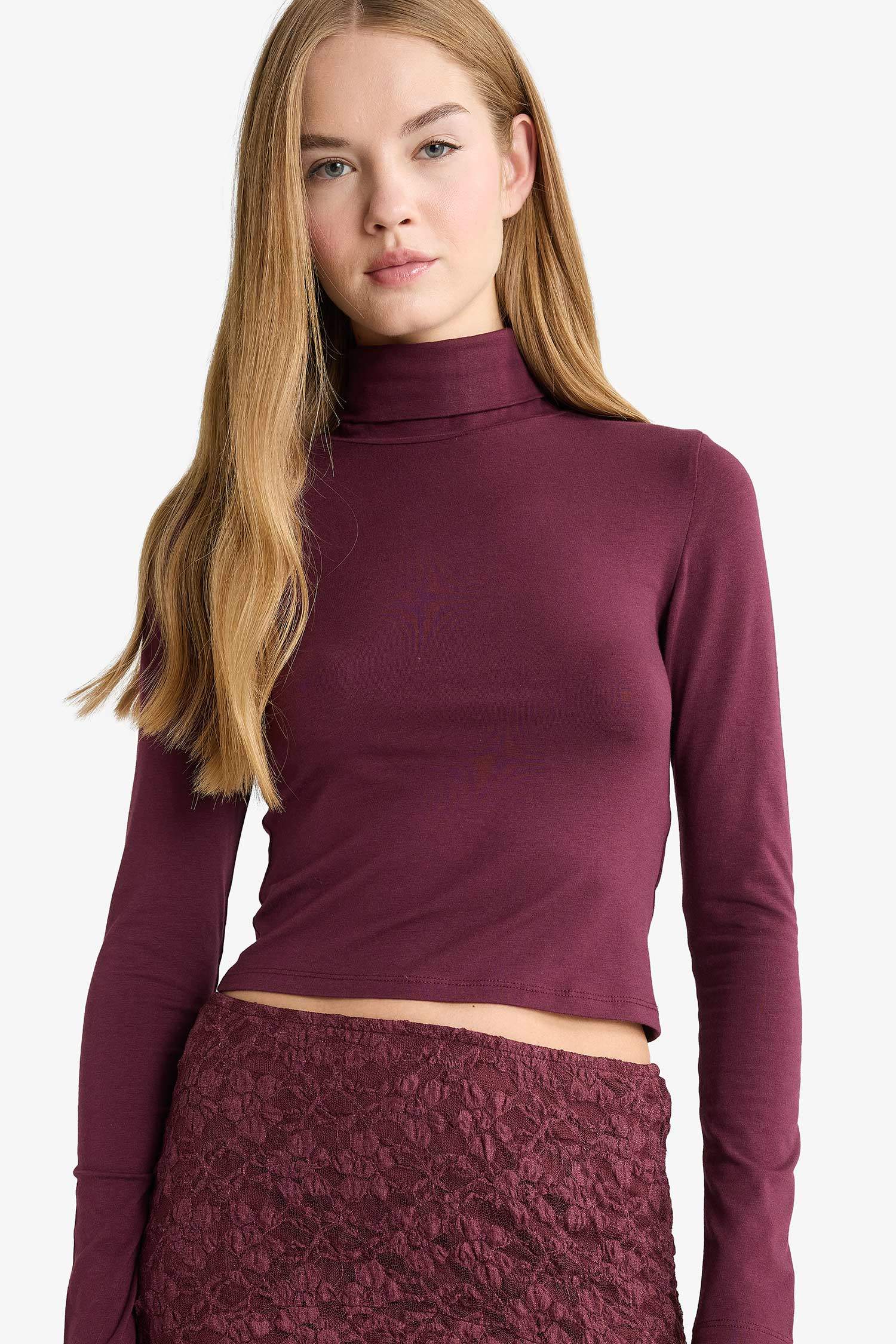 Fitted Turtleneck Modal Long Sleeve T-Shirt