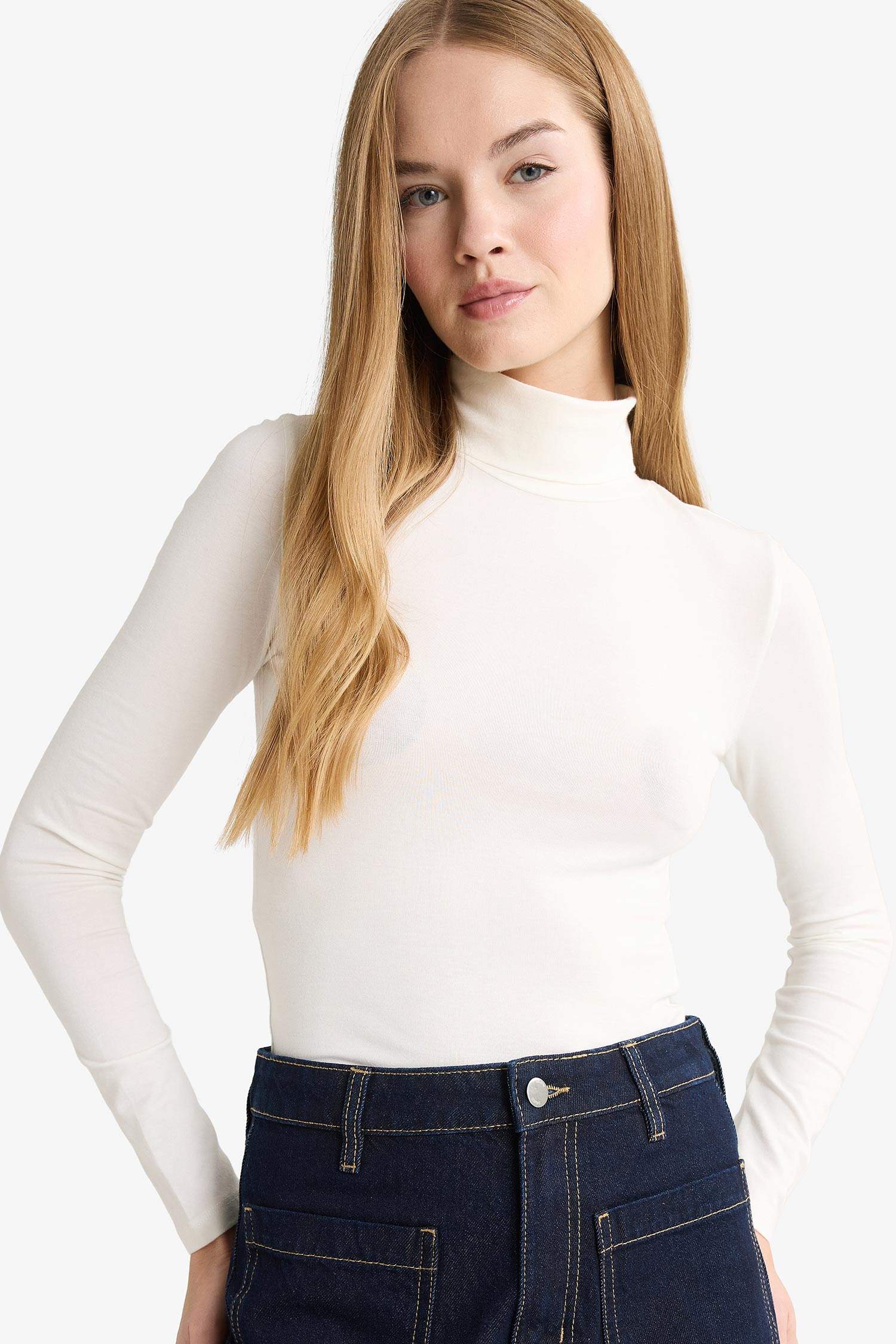 تيشيرت كم طويل مخصر بياقة عالية