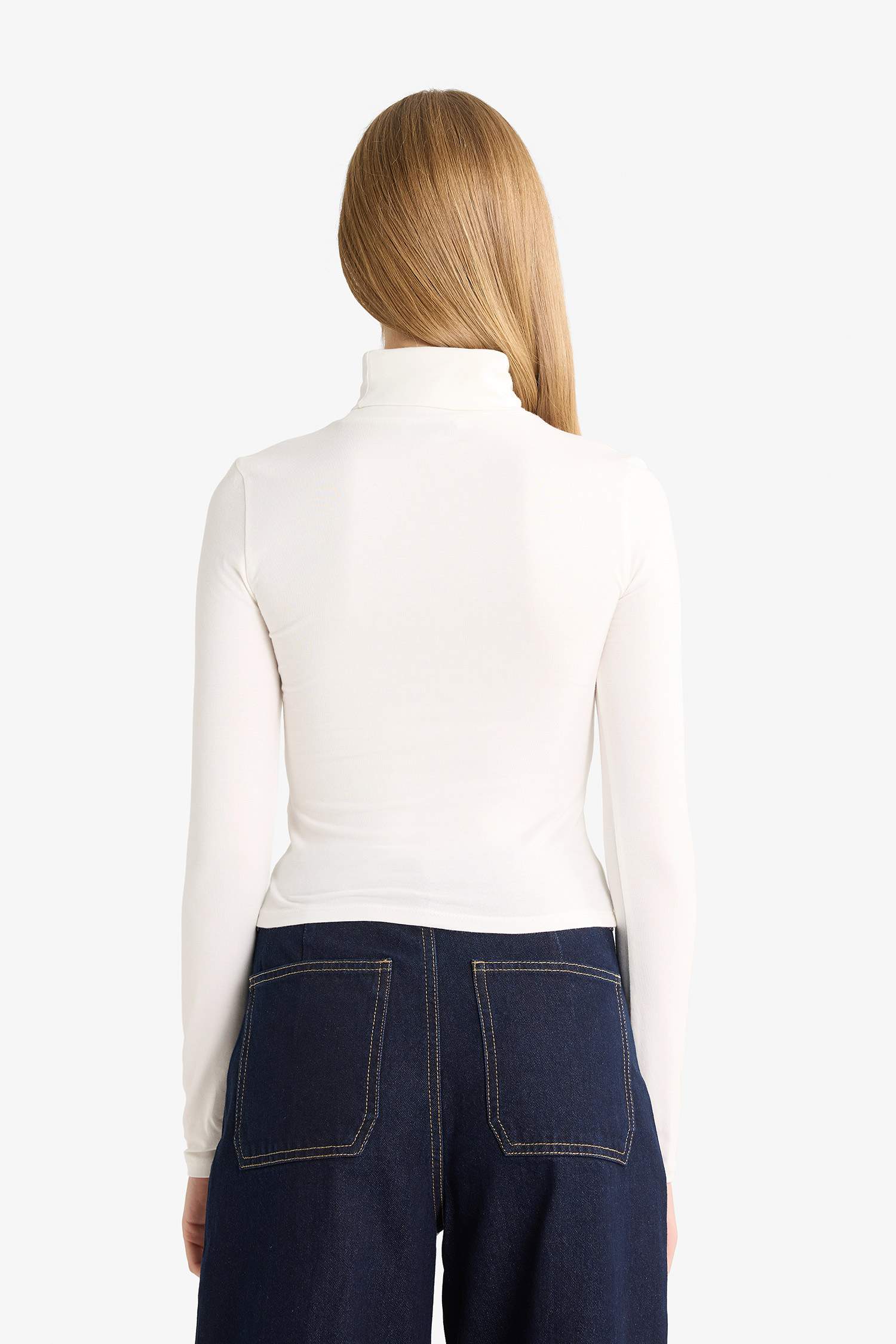 تيشيرت كم طويل مخصر بياقة عالية