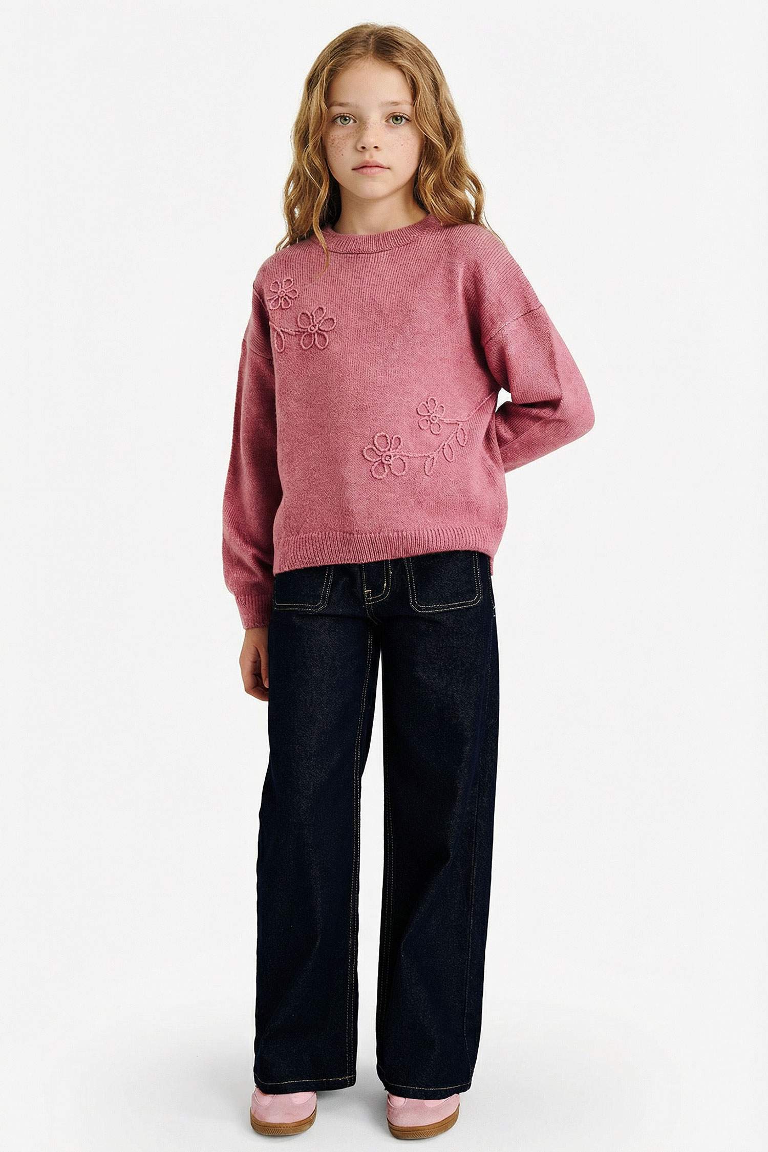 Girl Regular Fit Embroidered Crew Neck Pullover