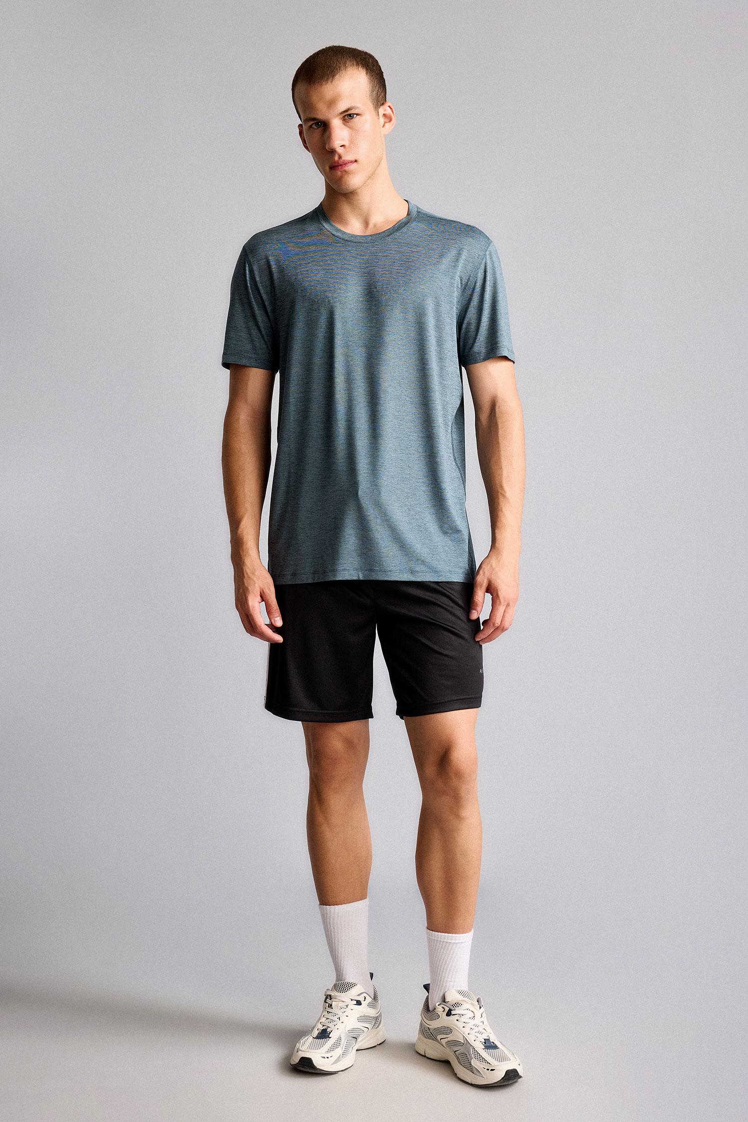 DeFacto Slim Fit Basic Kısa Kollu Tişört görsel 2