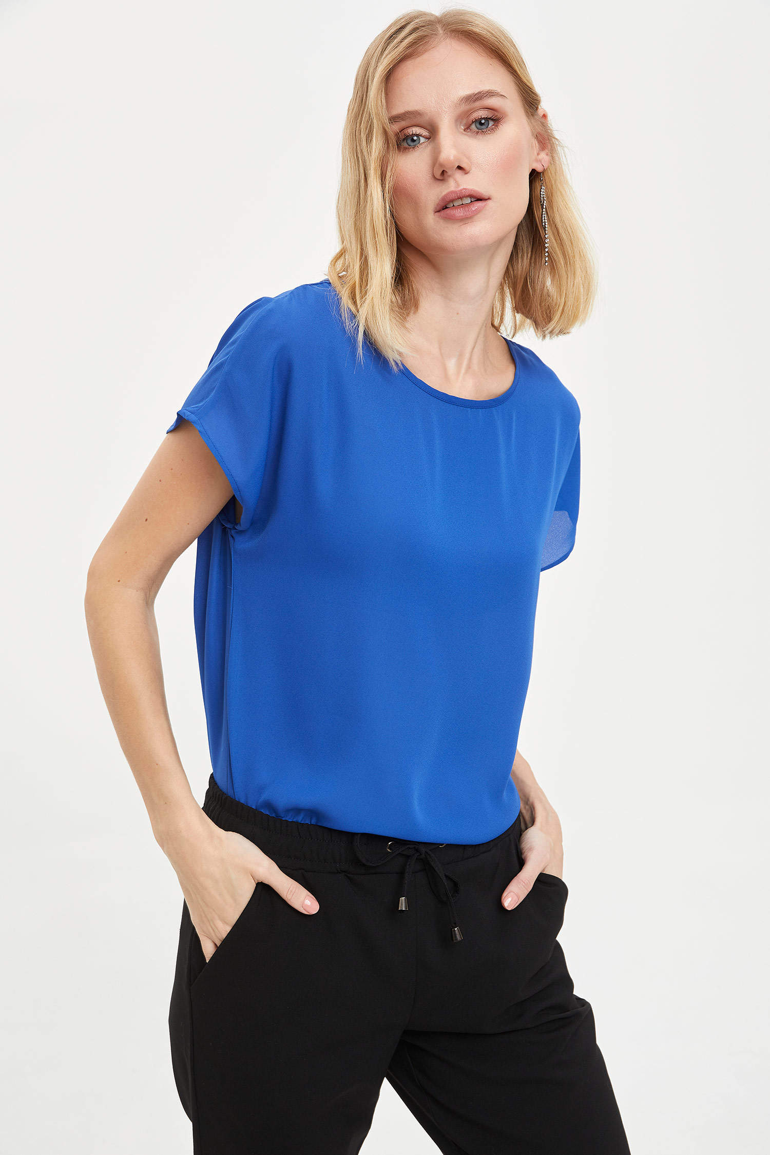 Blue WOMAN Relaxed Fit Blouse 1140701 | DeFacto