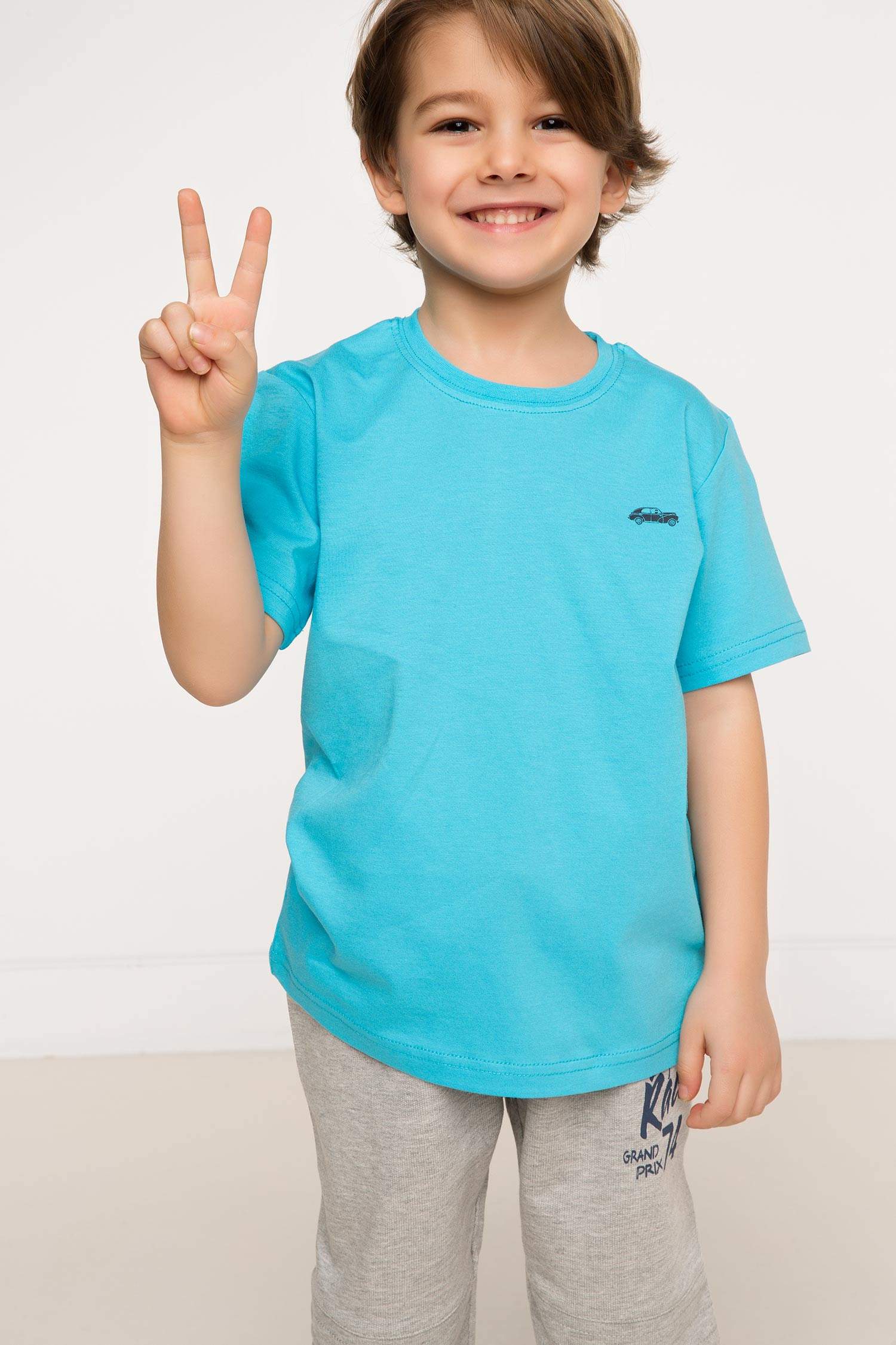Defacto Basic T-shirt. 1