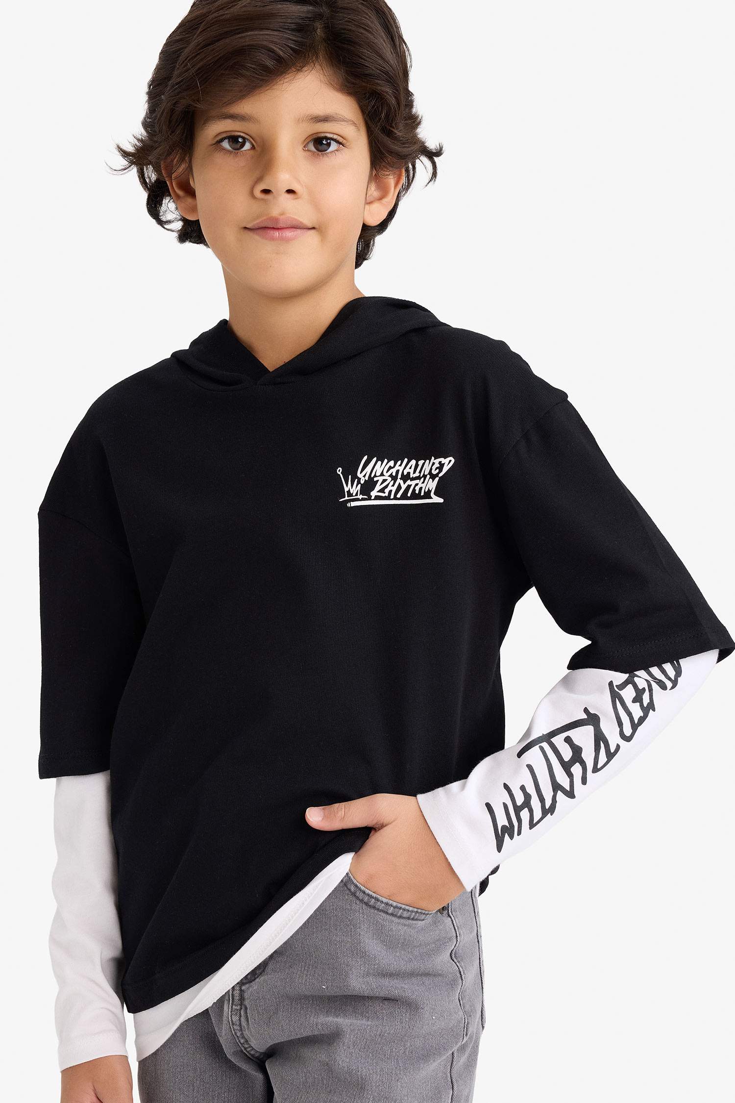 تيشيرت ولادي ردن طويل قصة عادية بغطاء للرأس