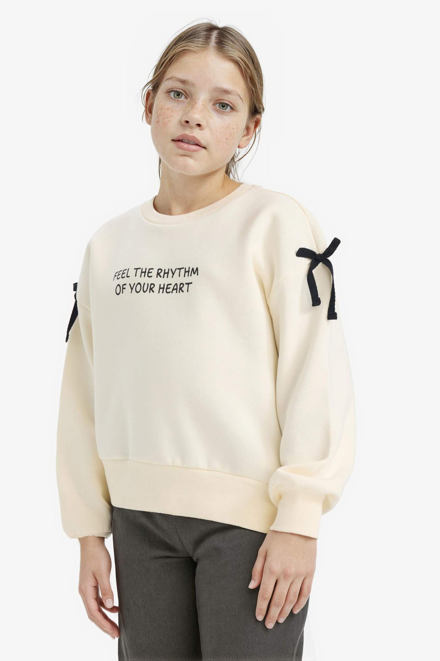 سويت شيرت بناتي اوفر سايز ببطانة ناعمة