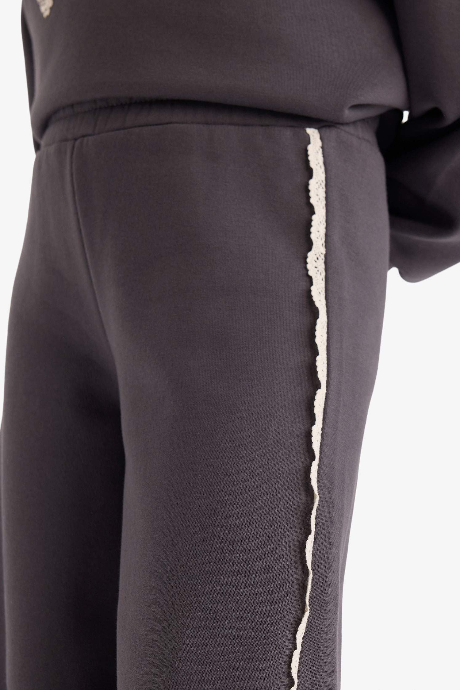 بنطلون بناتي وايد ليج تقيل برجل واسع