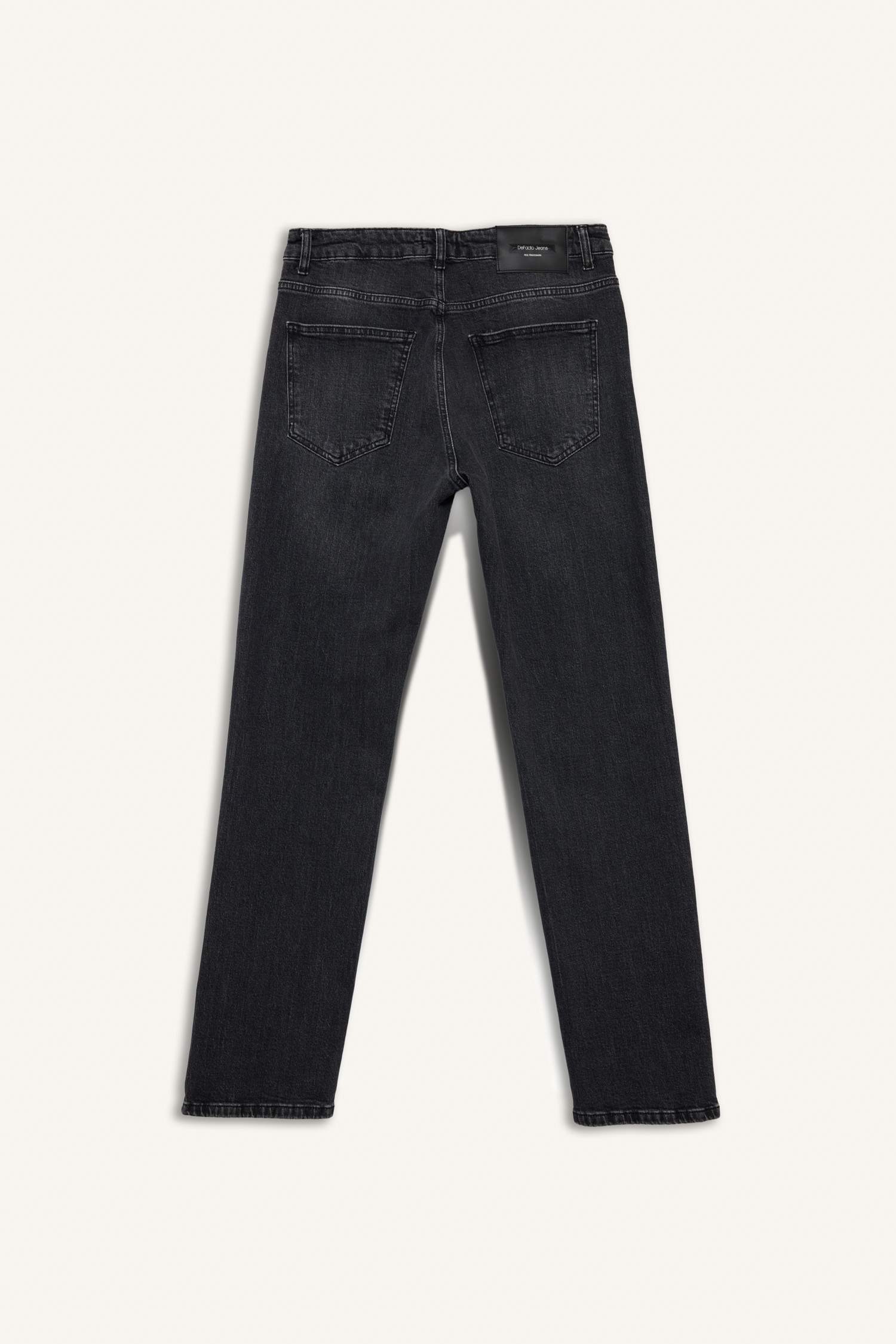 Straight Fit Düz Paça Jean Pantolon