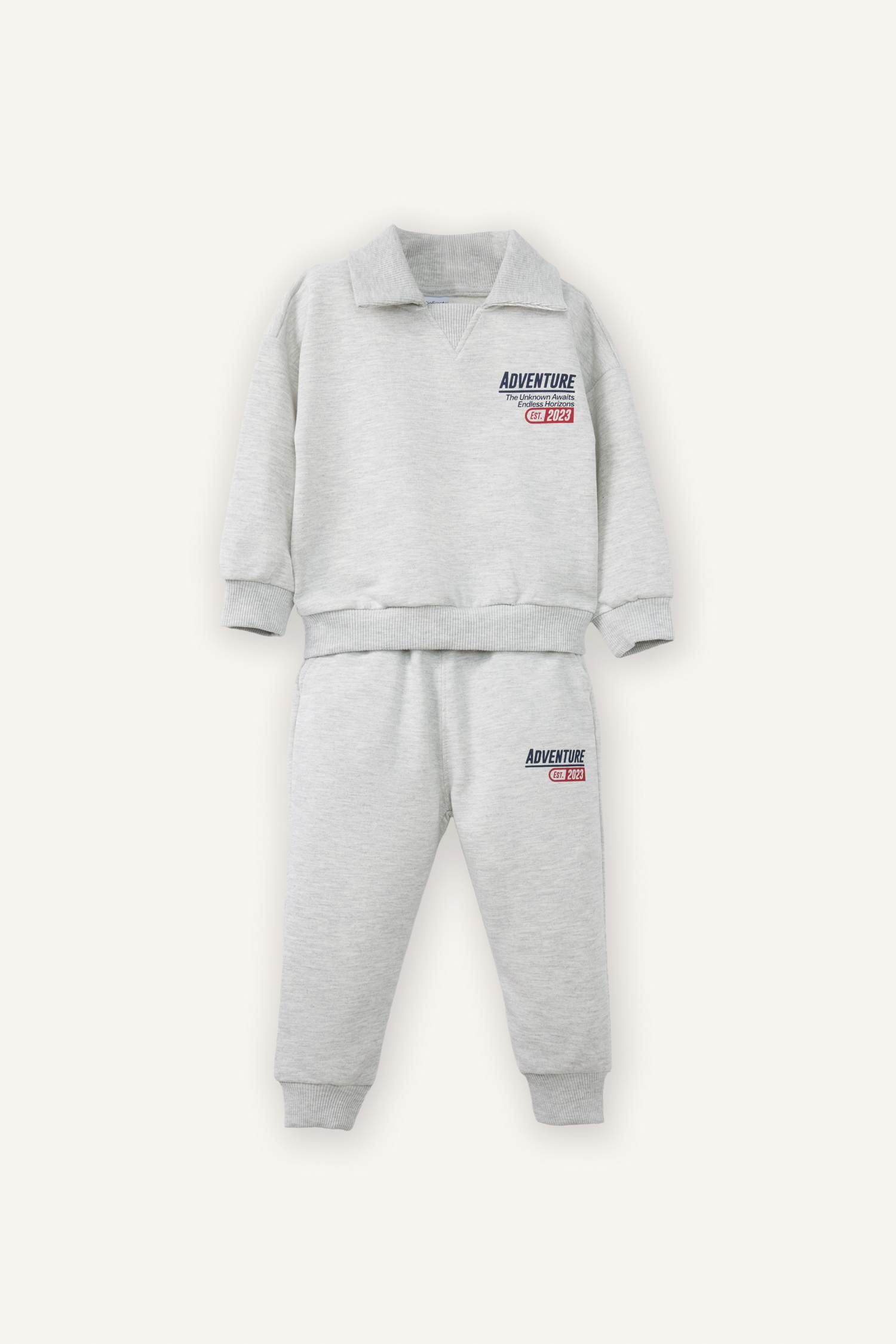 سيت بيبي ولادي بطبعة شعار قماش خفيف - قطعتين