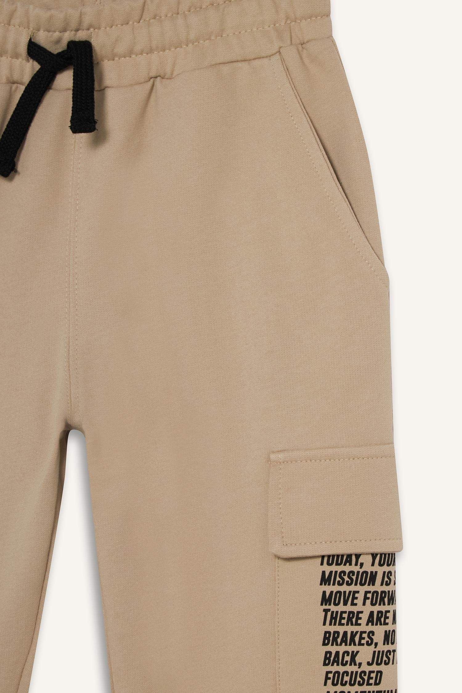 Regular Fıt Slogan Baskılı Sweatshirt Kumaşı Pantolon Erkek Çocuk