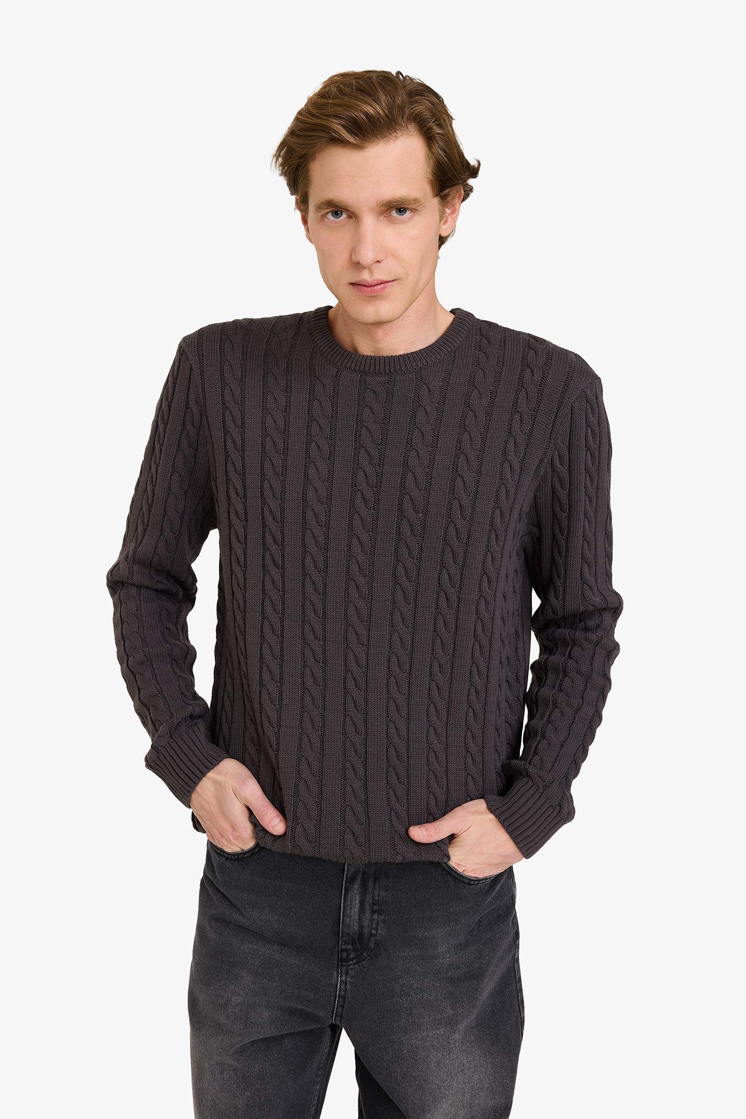 Standart Fit Bisiklet Yaka Saç Örgülü Triko Kazak