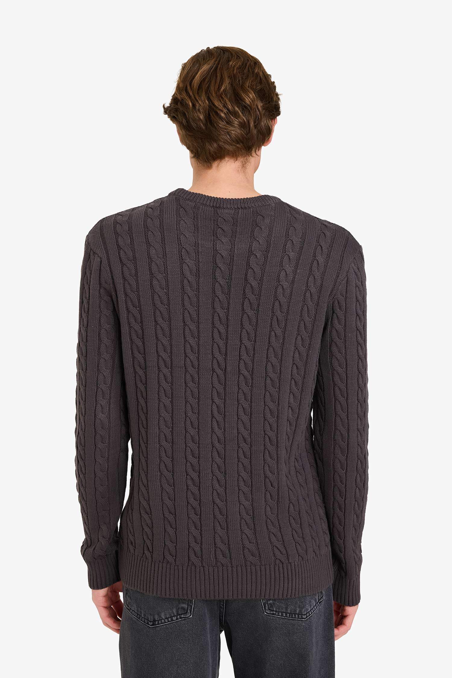 Standart Fit Bisiklet Yaka Saç Örgülü Triko Kazak