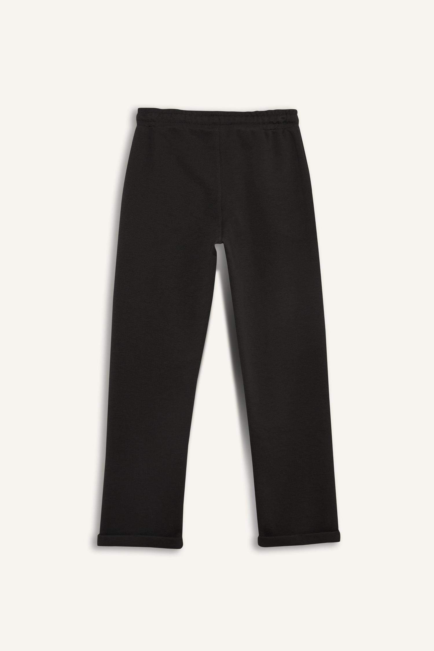 سروال قصة عادية