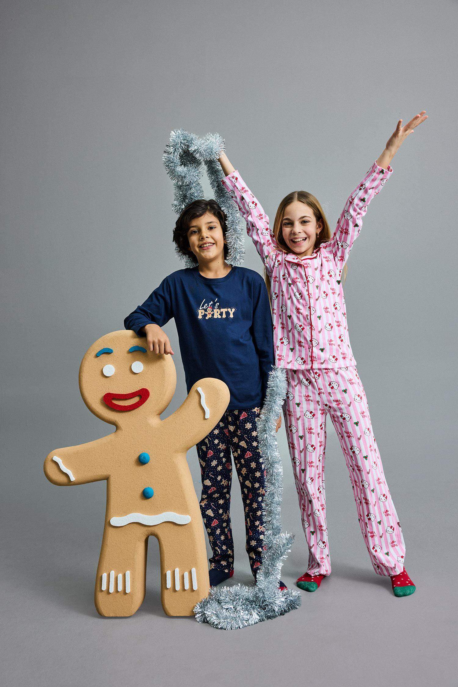 2 piece Regular Fit Hello Kitty Licensed Knitted Pyjamas