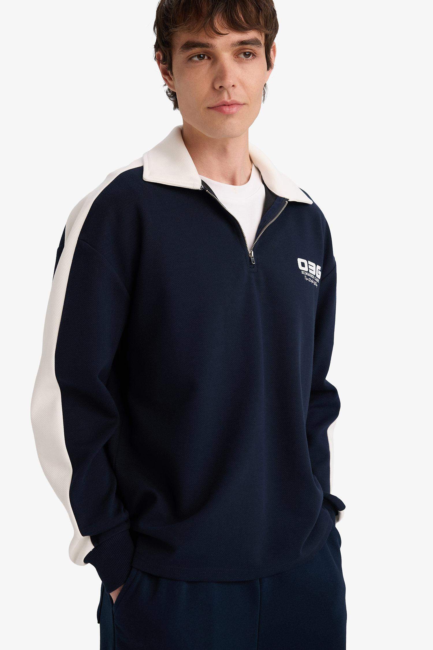 Boxy Fit Polo Yaka Slogan Baskılı Sweatshirt