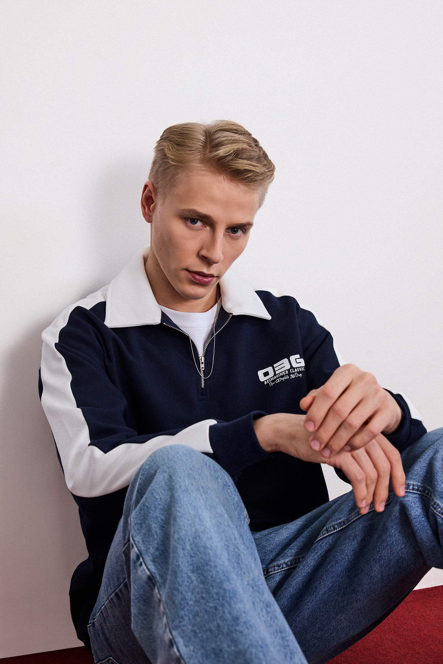 سويت شيرت بطبعة شعار اوفر سايز وياخة بولو بسحاب